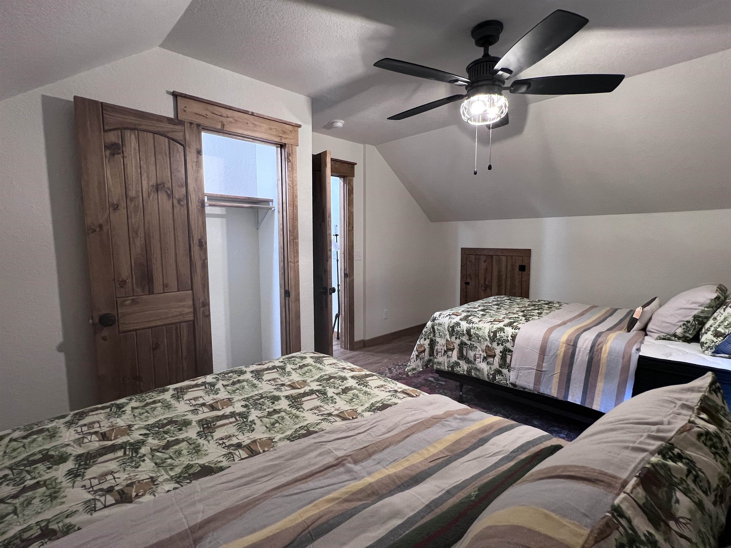 2 N Riverview  Mountain View, AR