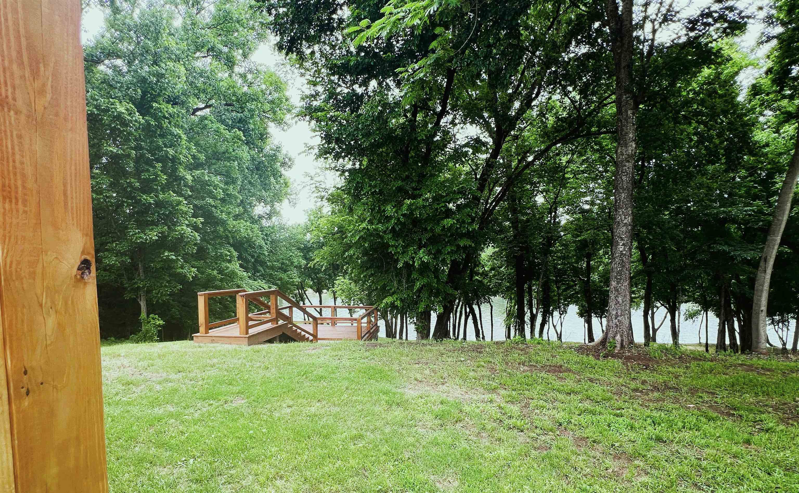 2 N Riverview  Mountain View, AR