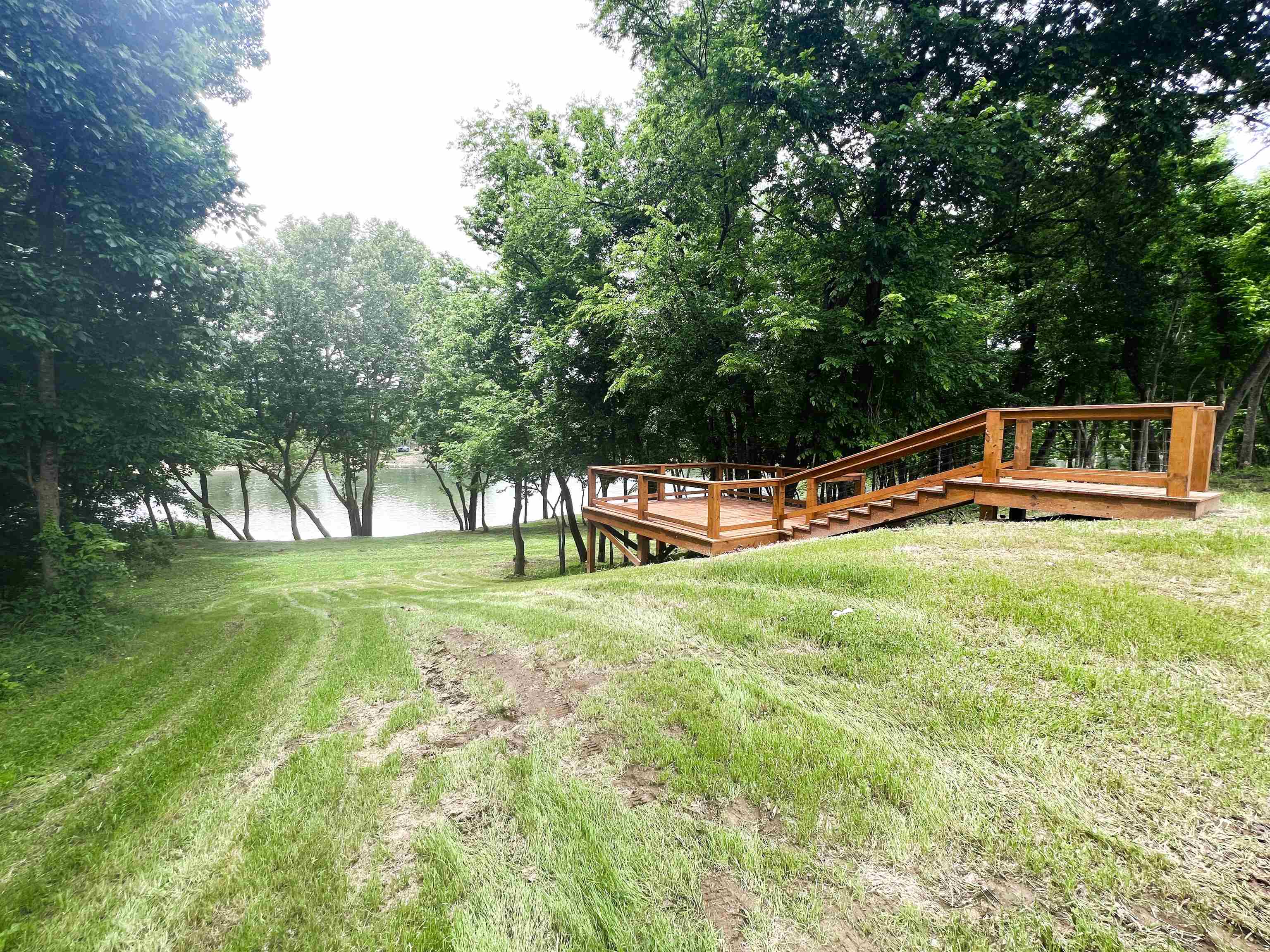 2 N Riverview  Mountain View, AR