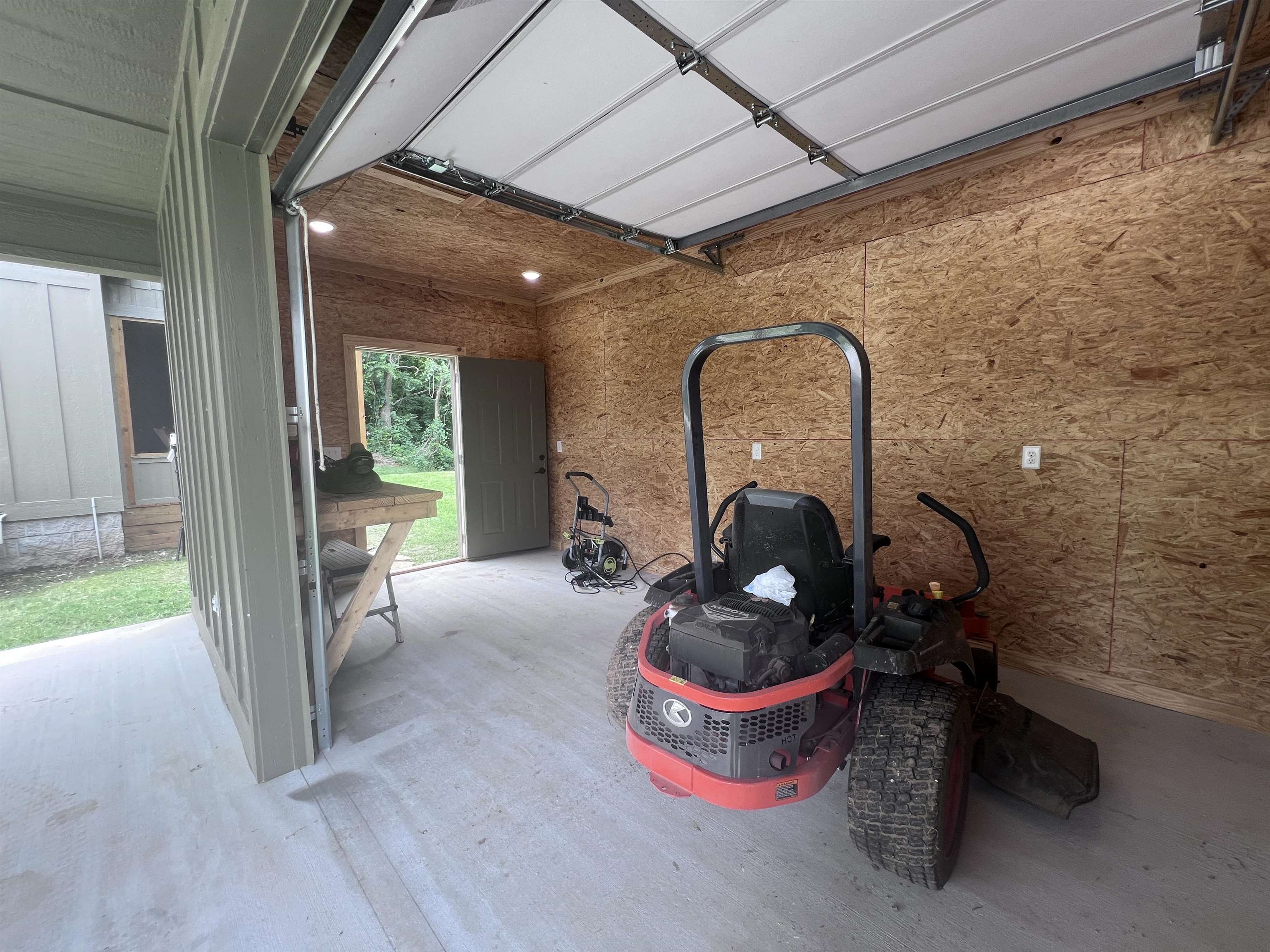 2 N Riverview  Mountain View, AR