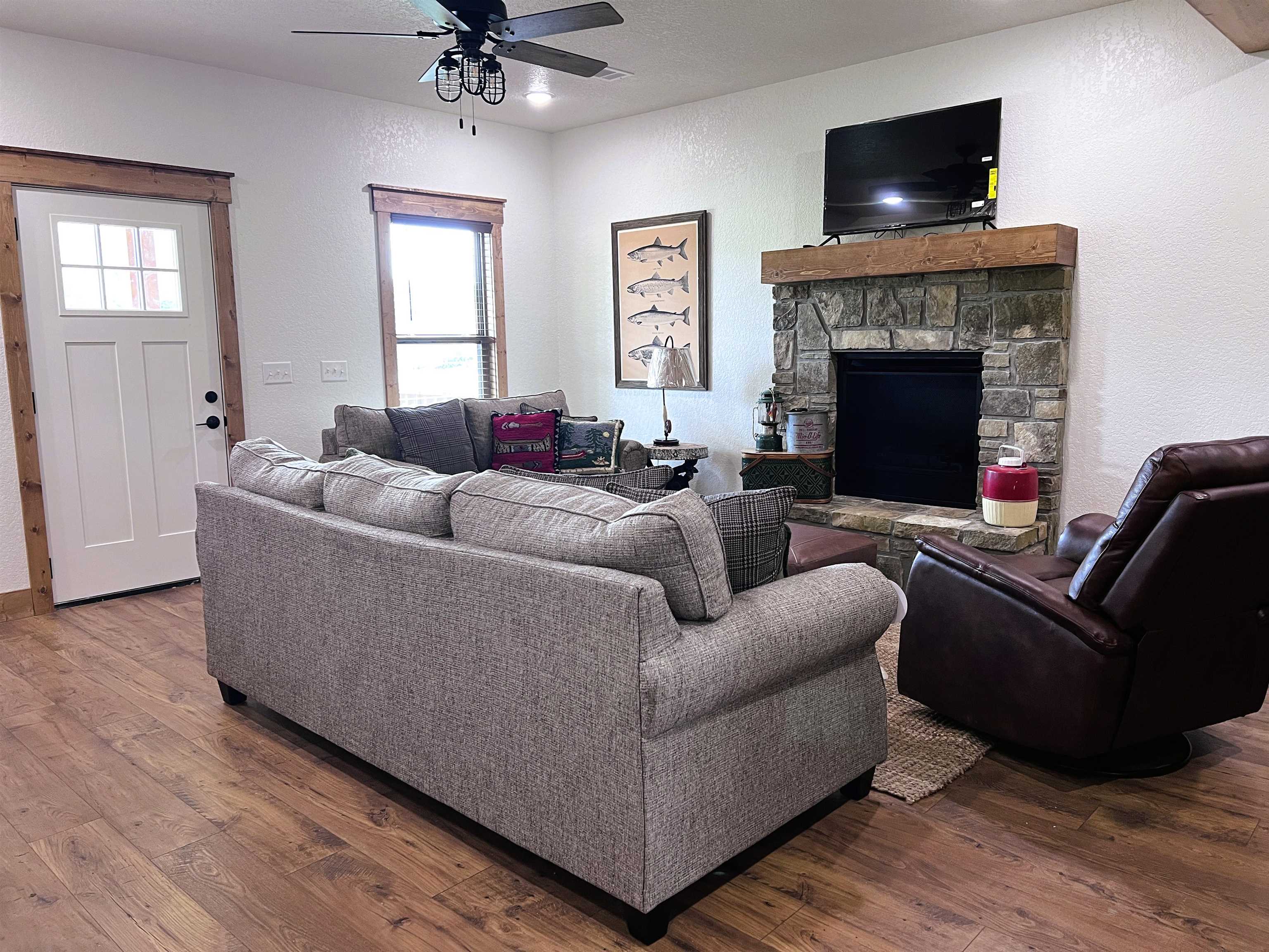 2 N Riverview  Mountain View, AR