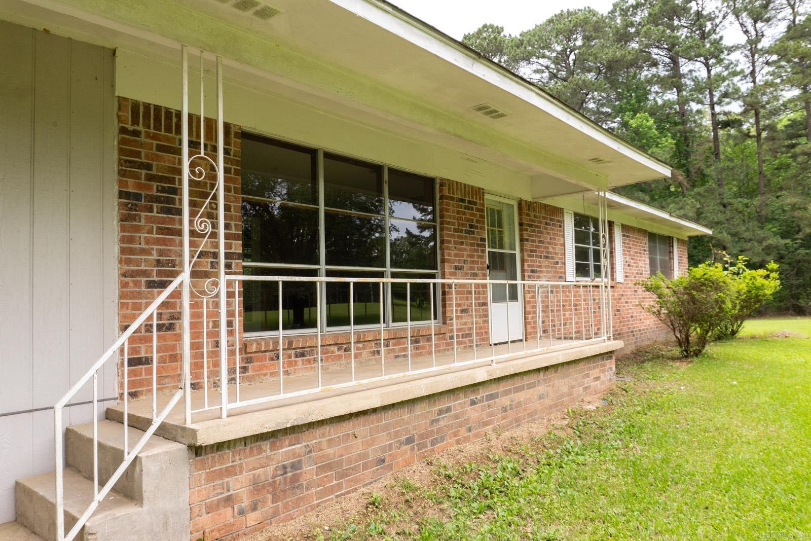 6961 W Hwy 8  Arkadelphia, AR