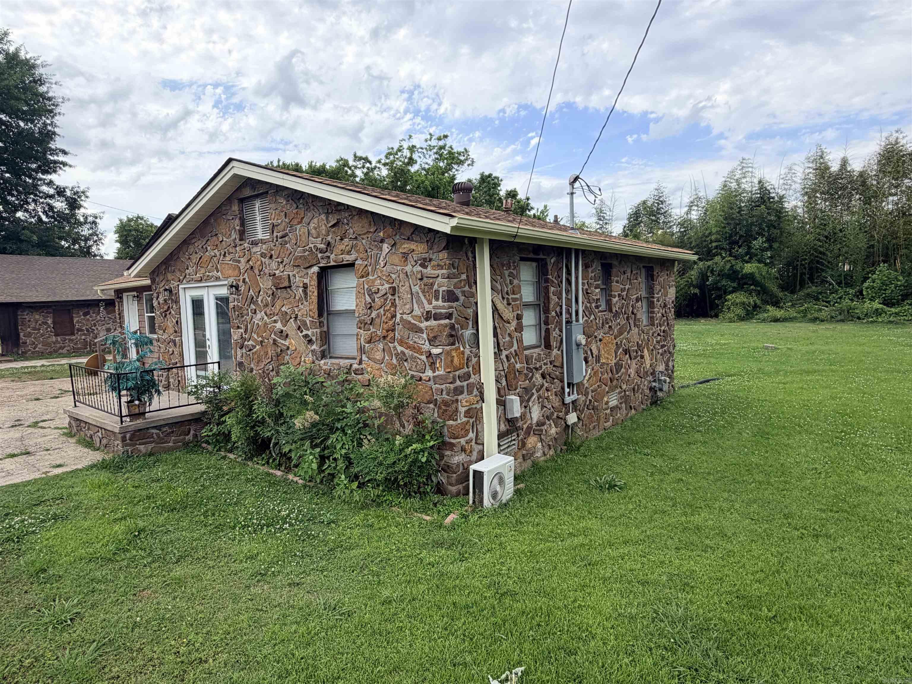1604 W Childress  Morrilton, AR