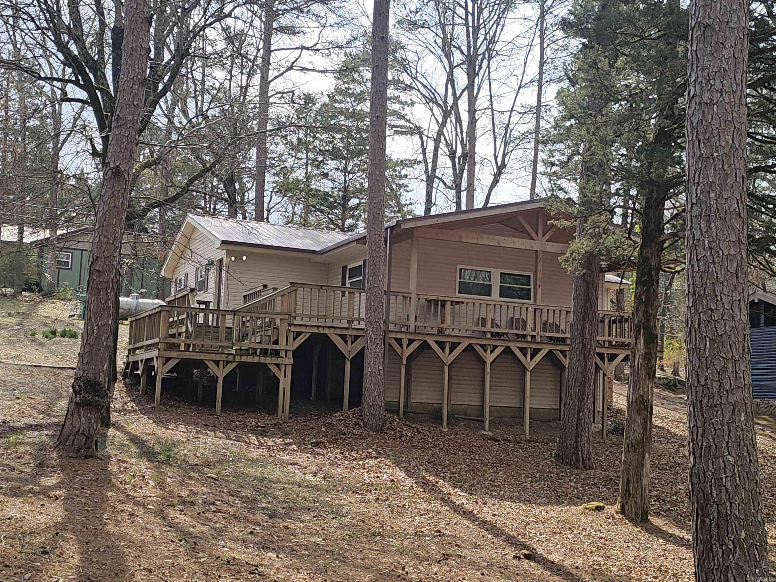 636 W Cliff Drive Fairfield Bay, AR 72088