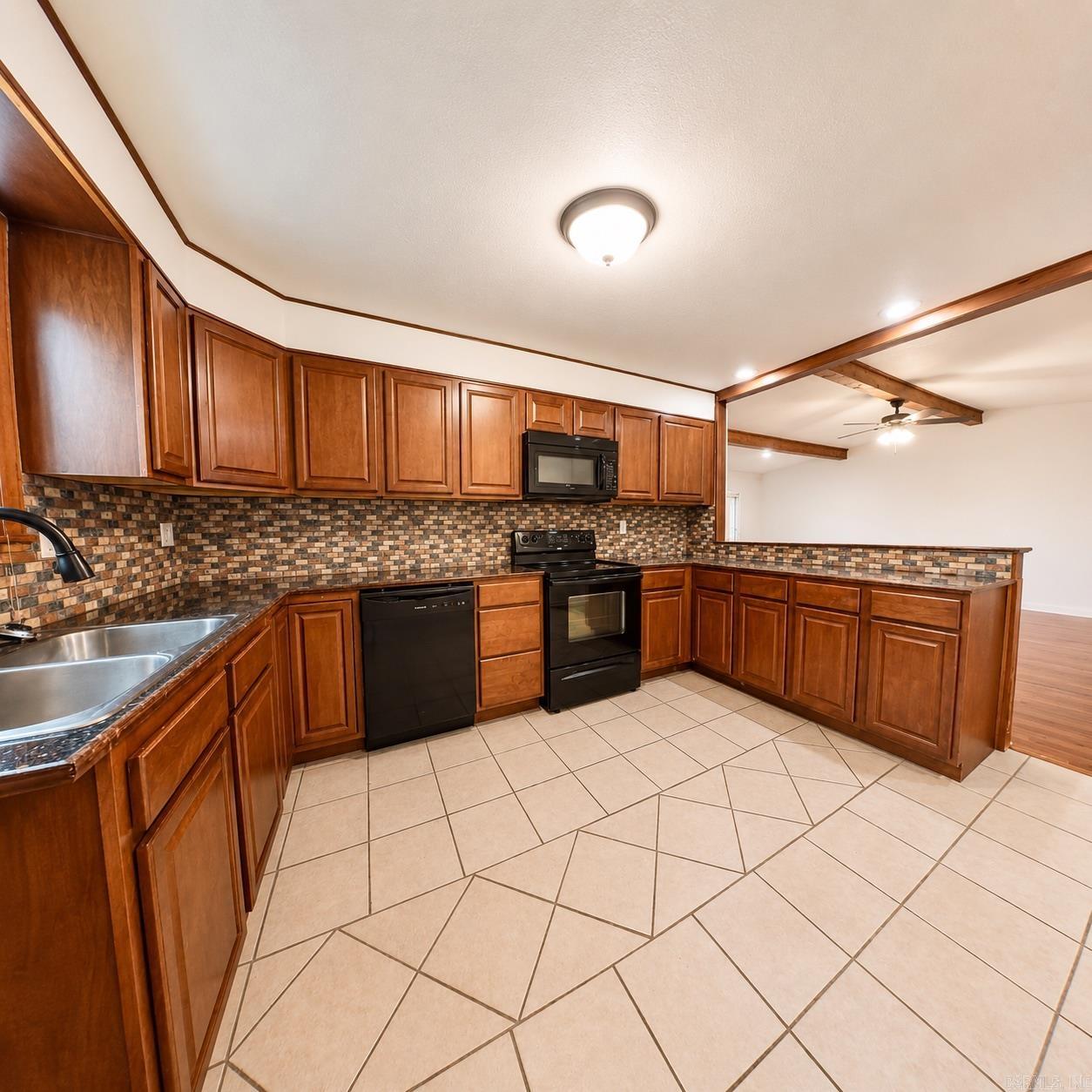 636 W Cliff Drive Fairfield Bay, AR 72088
