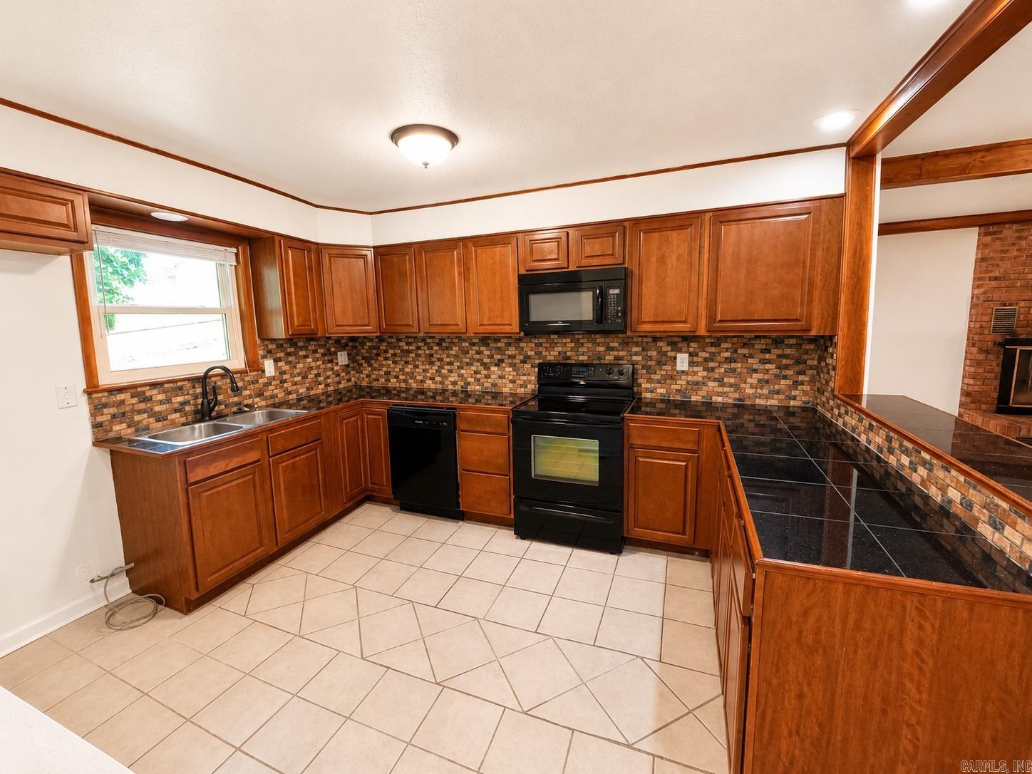 636 W Cliff Drive Fairfield Bay, AR 72088