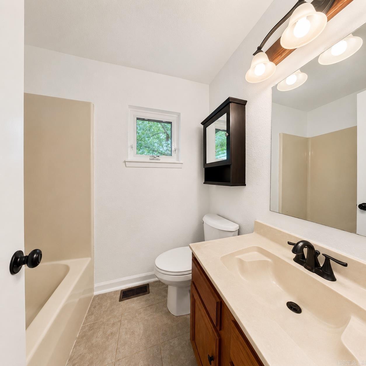 636 W Cliff Drive Fairfield Bay, AR 72088