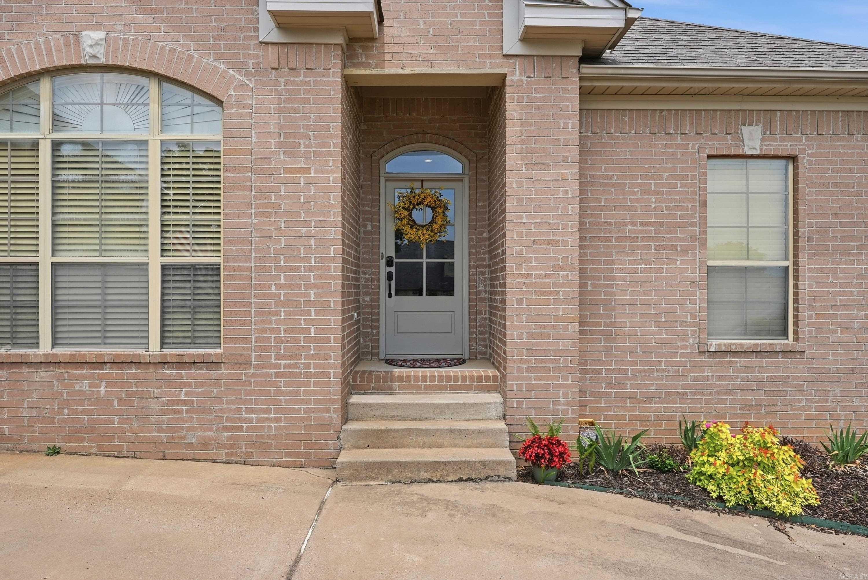 9316 Wooded Acres Cir  Sherwood, AR
