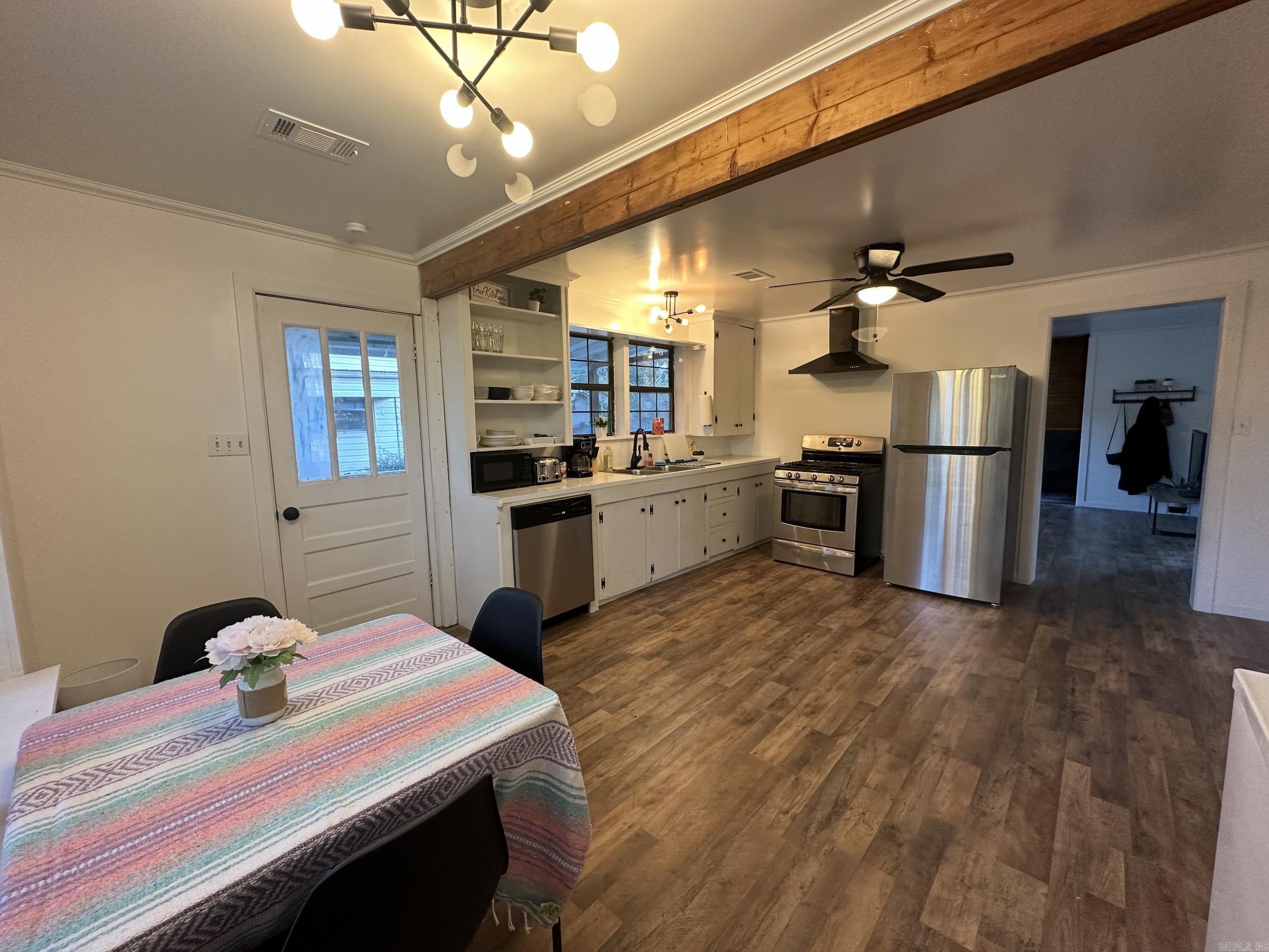 122 West  Benton, AR