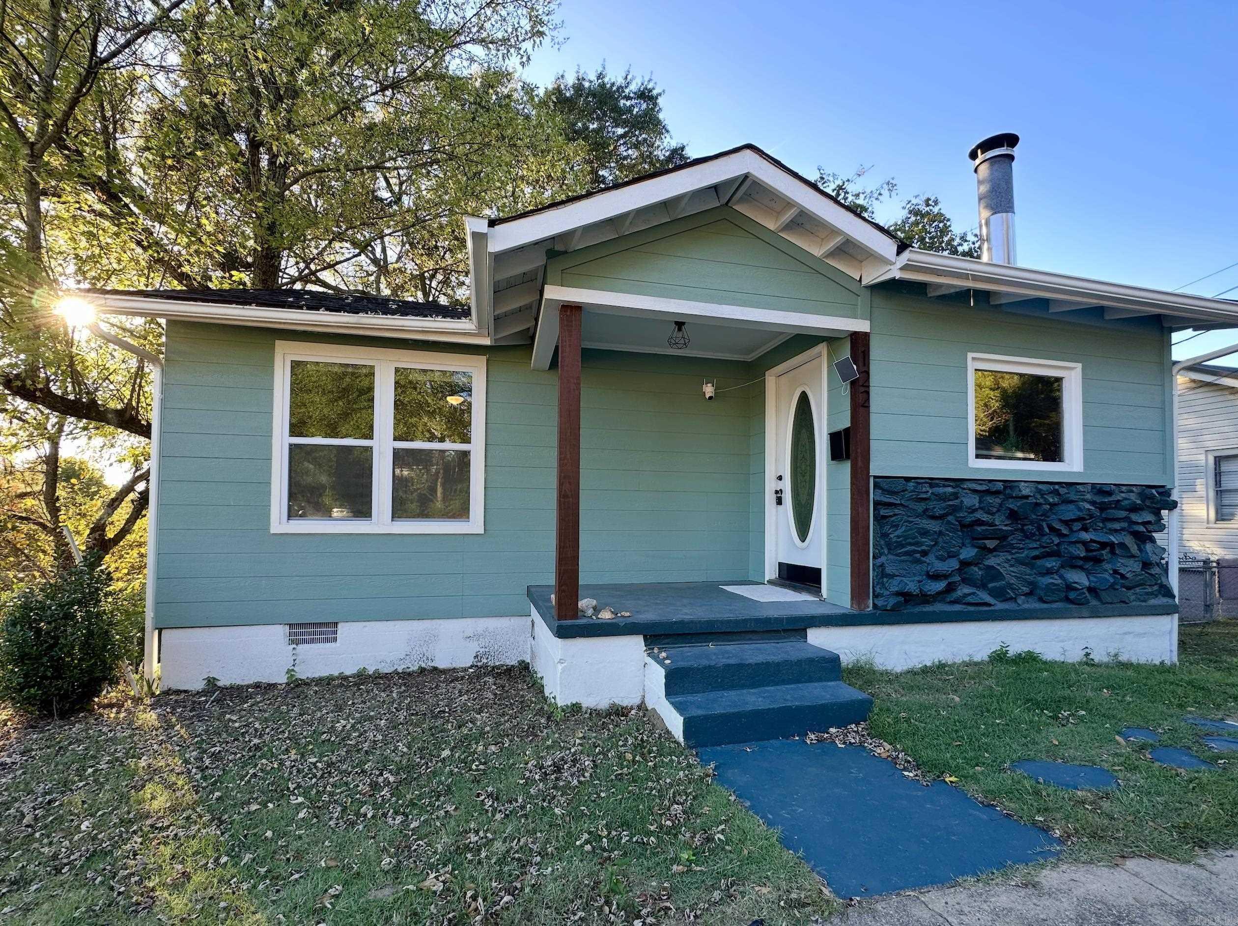 122 West  Benton, AR