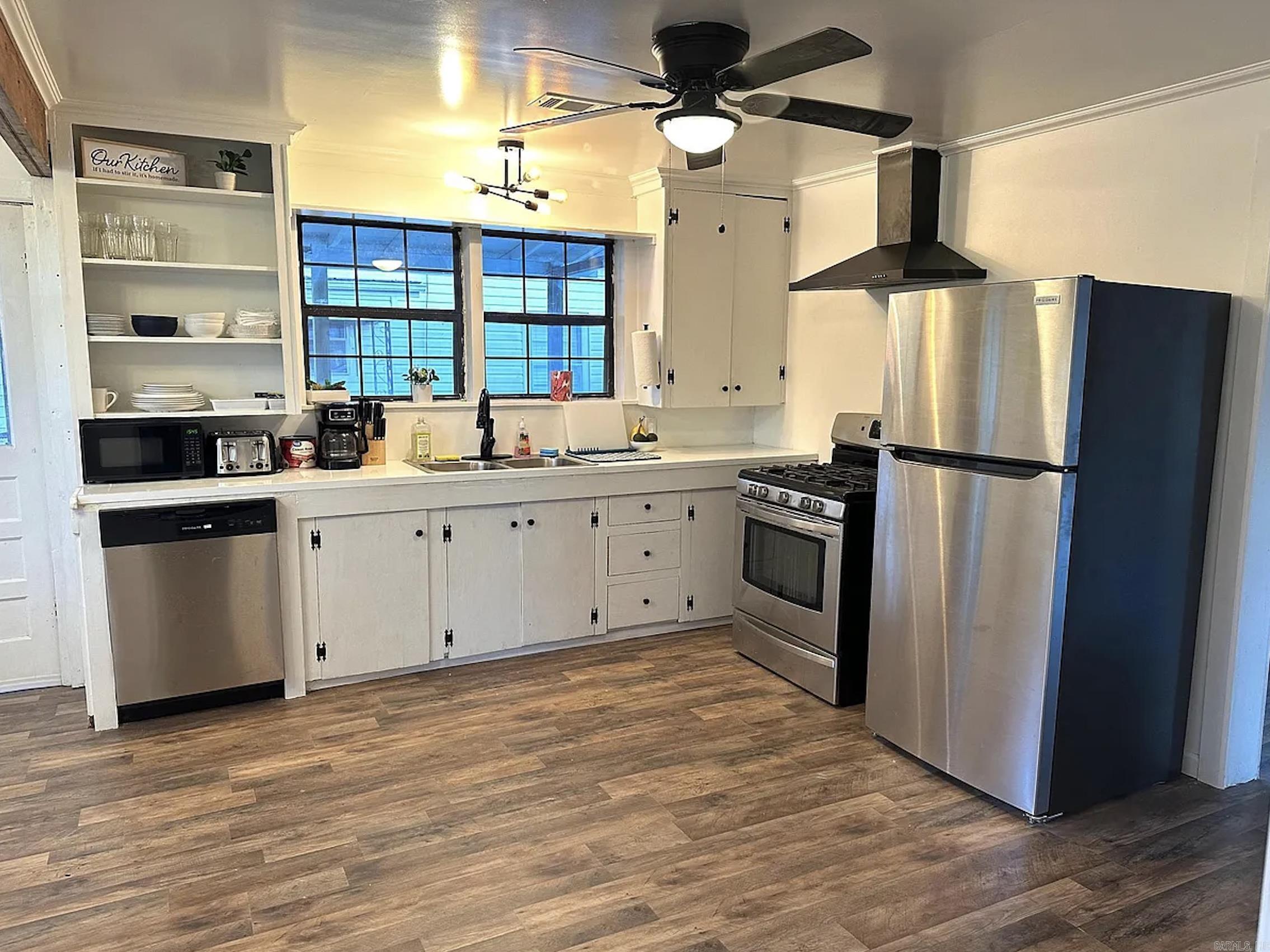 122 West  Benton, AR
