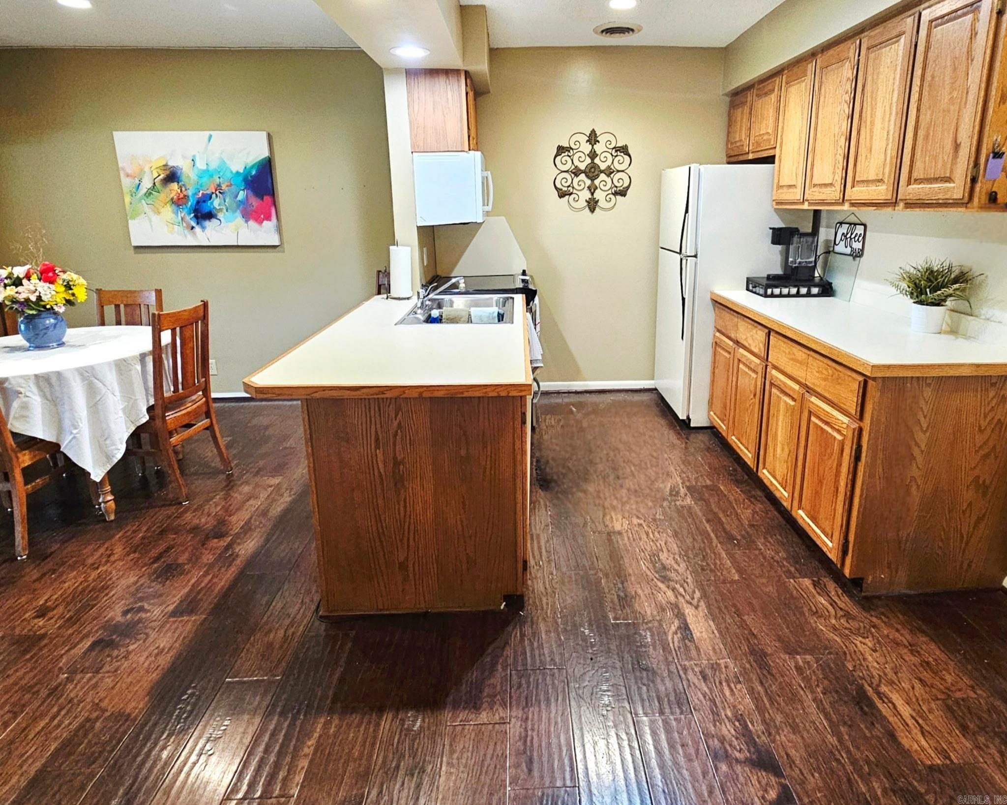 135 Hillview  Fairfield Bay, AR