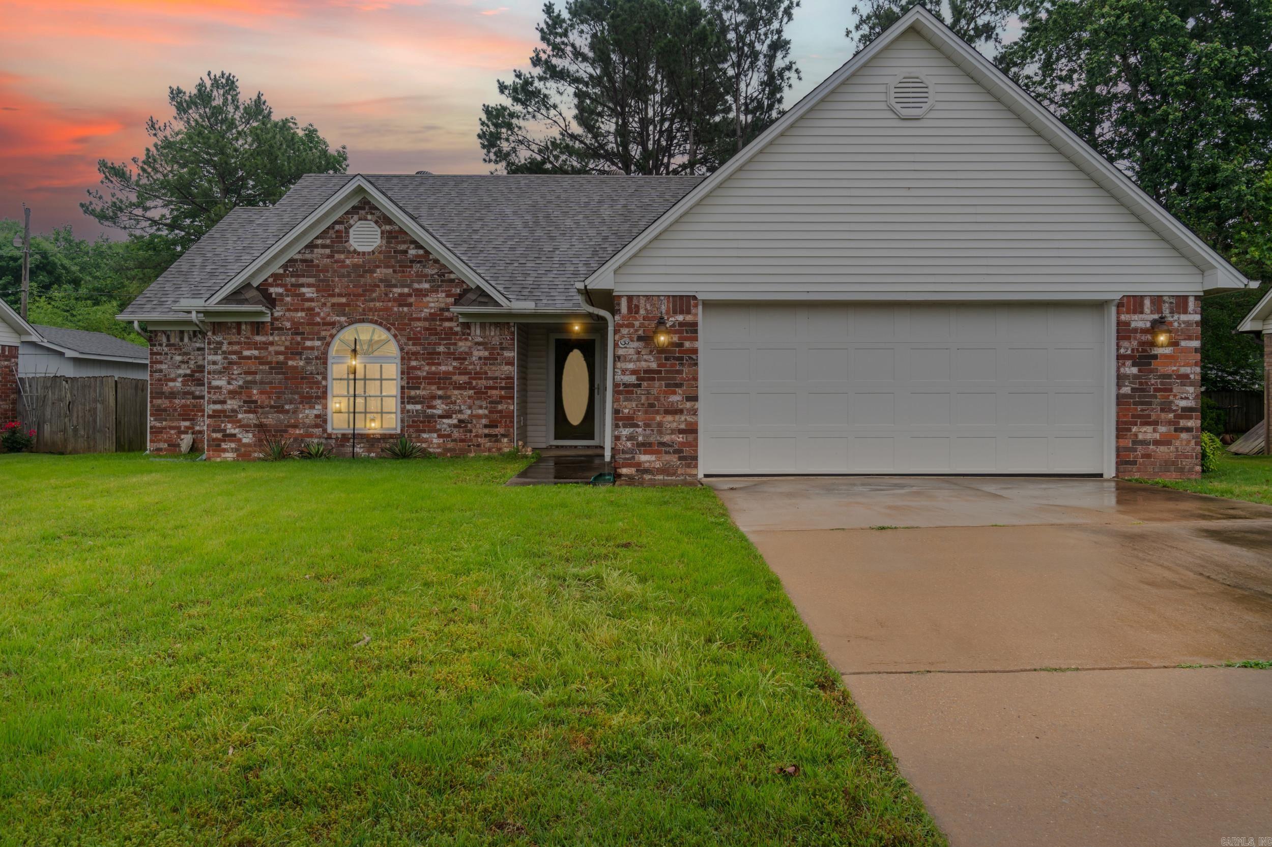300 Jennifer Ln.  Searcy, AR