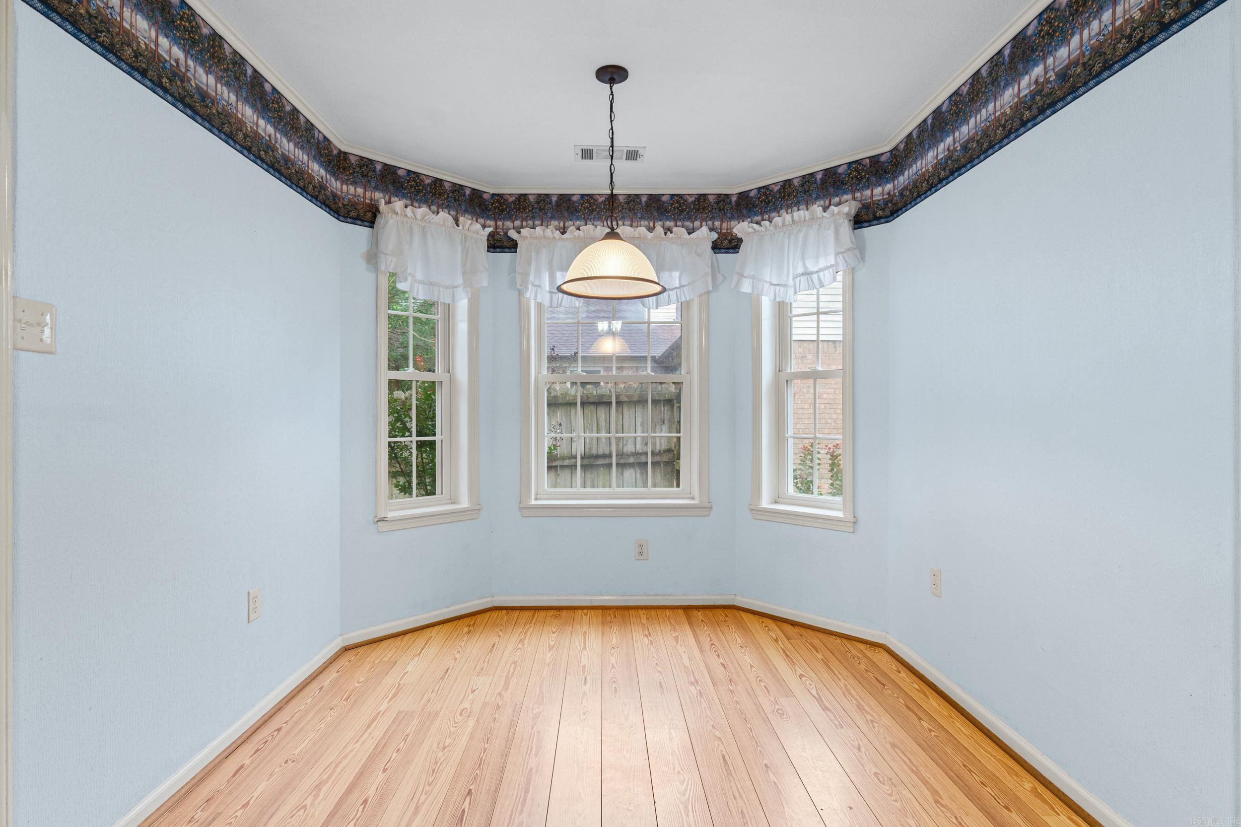 300 Jennifer Ln.  Searcy, AR