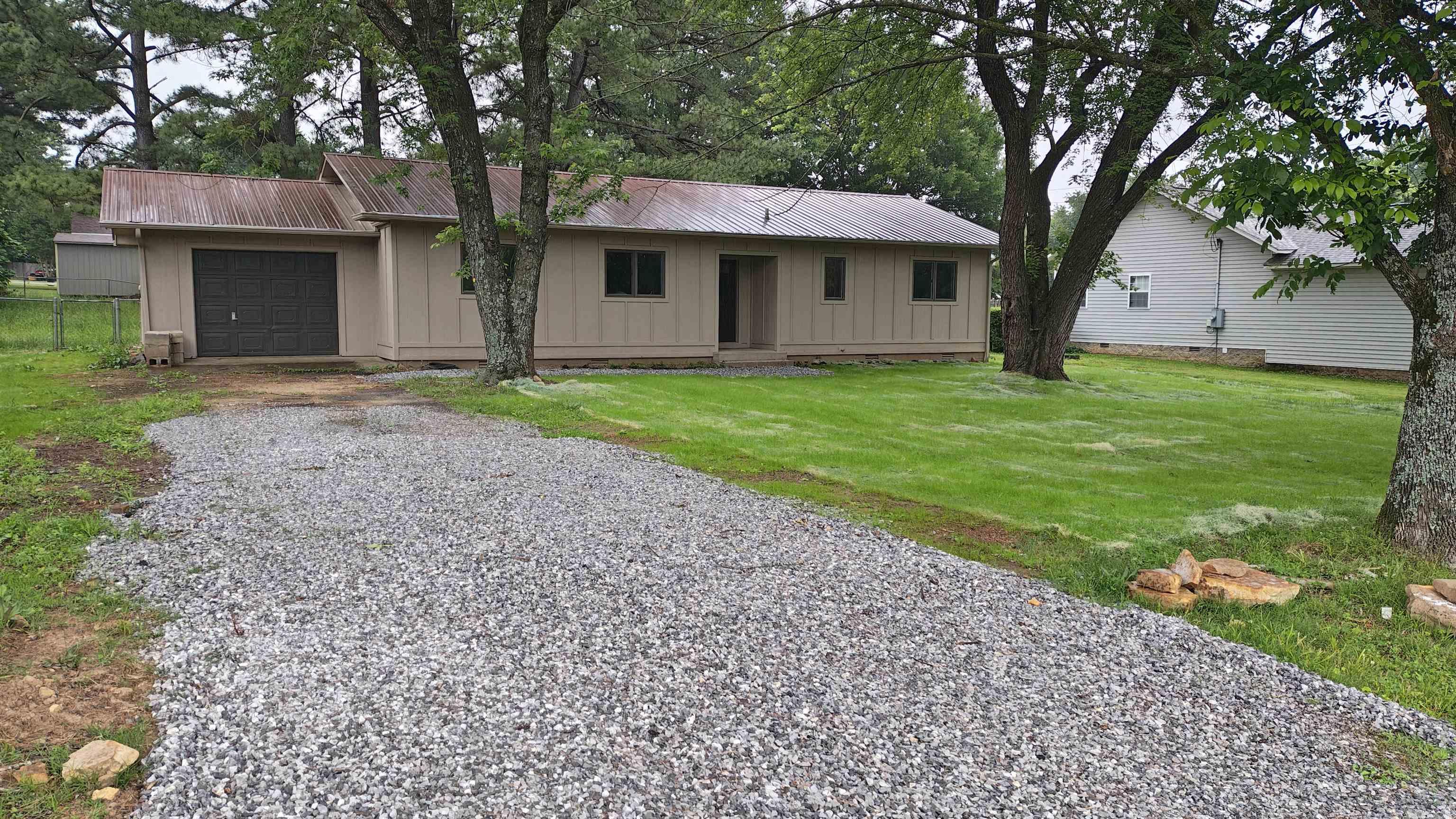 404 Maple Drive Mountain View, AR 72560-0000