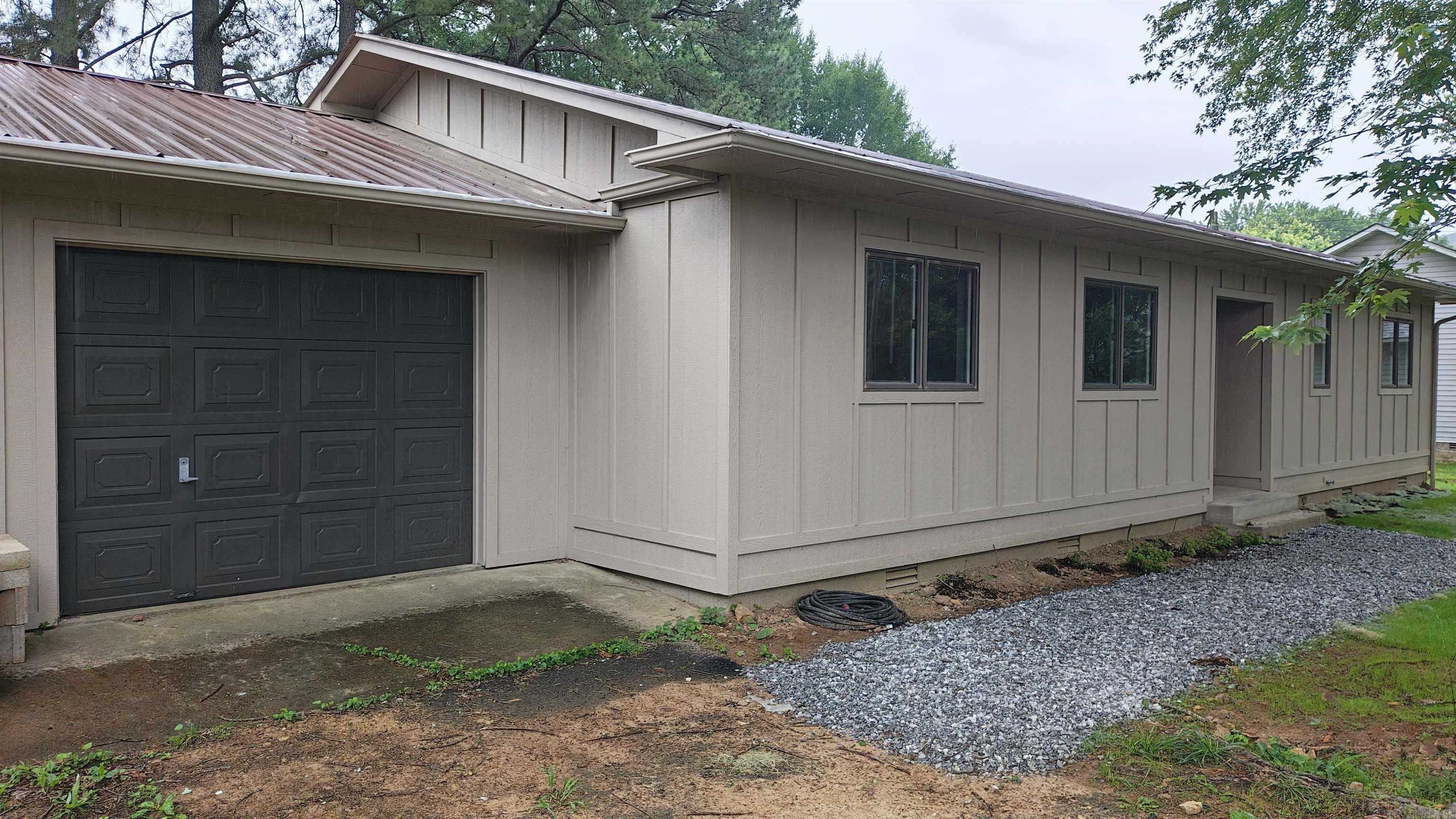 404 Maple  Mountain View, AR