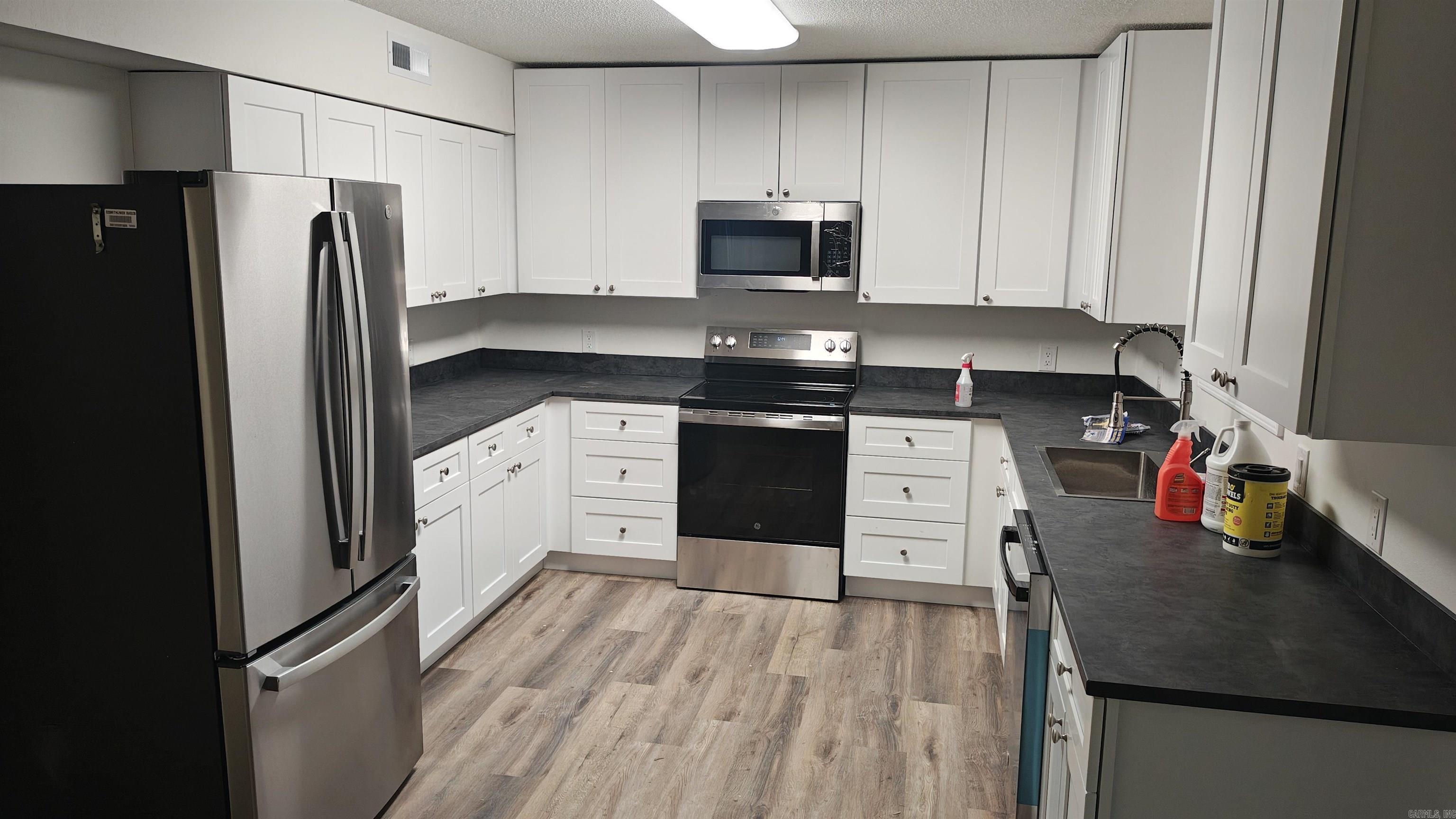 404 Maple  Mountain View, AR
