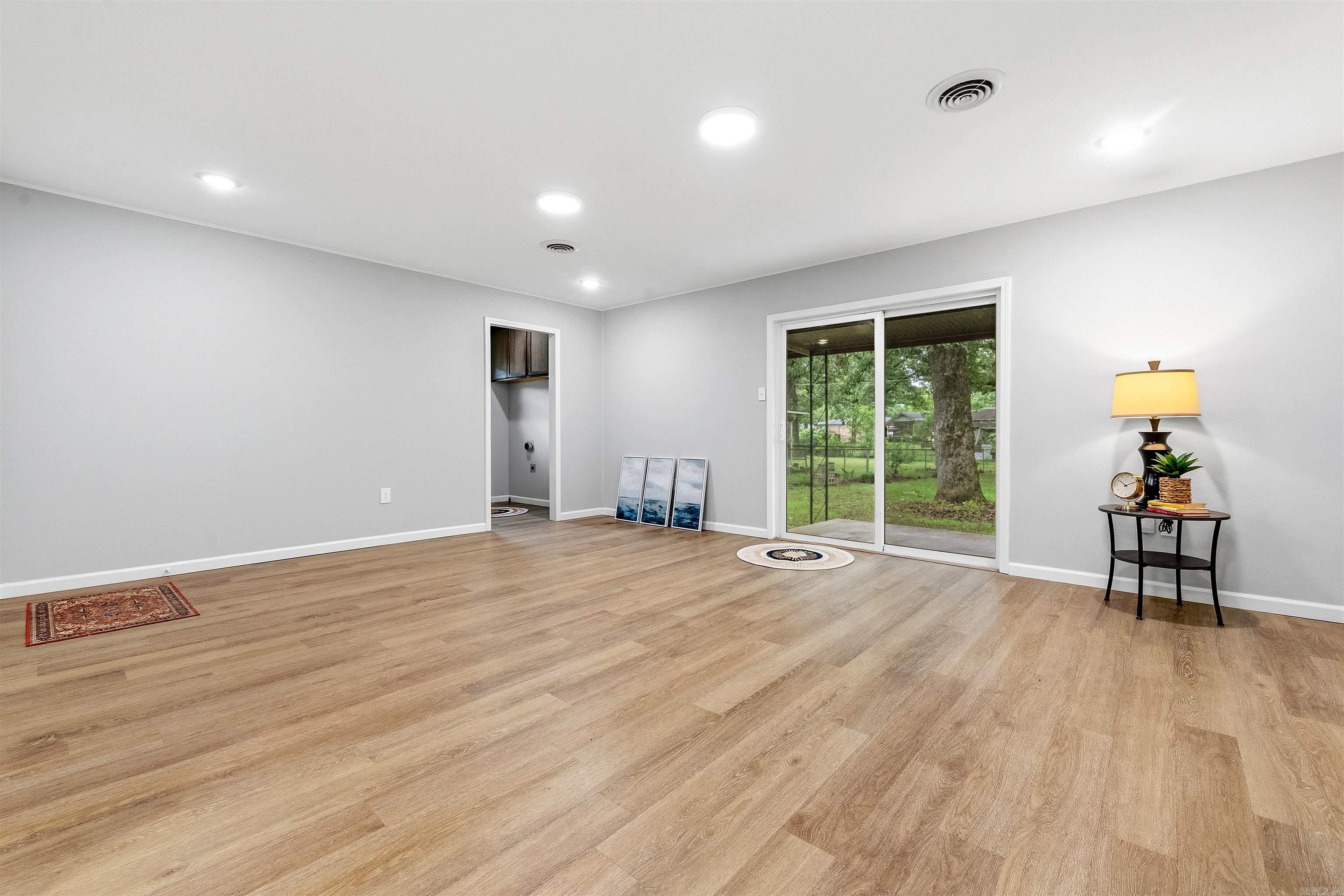 513 E Devon  Sherwood, AR