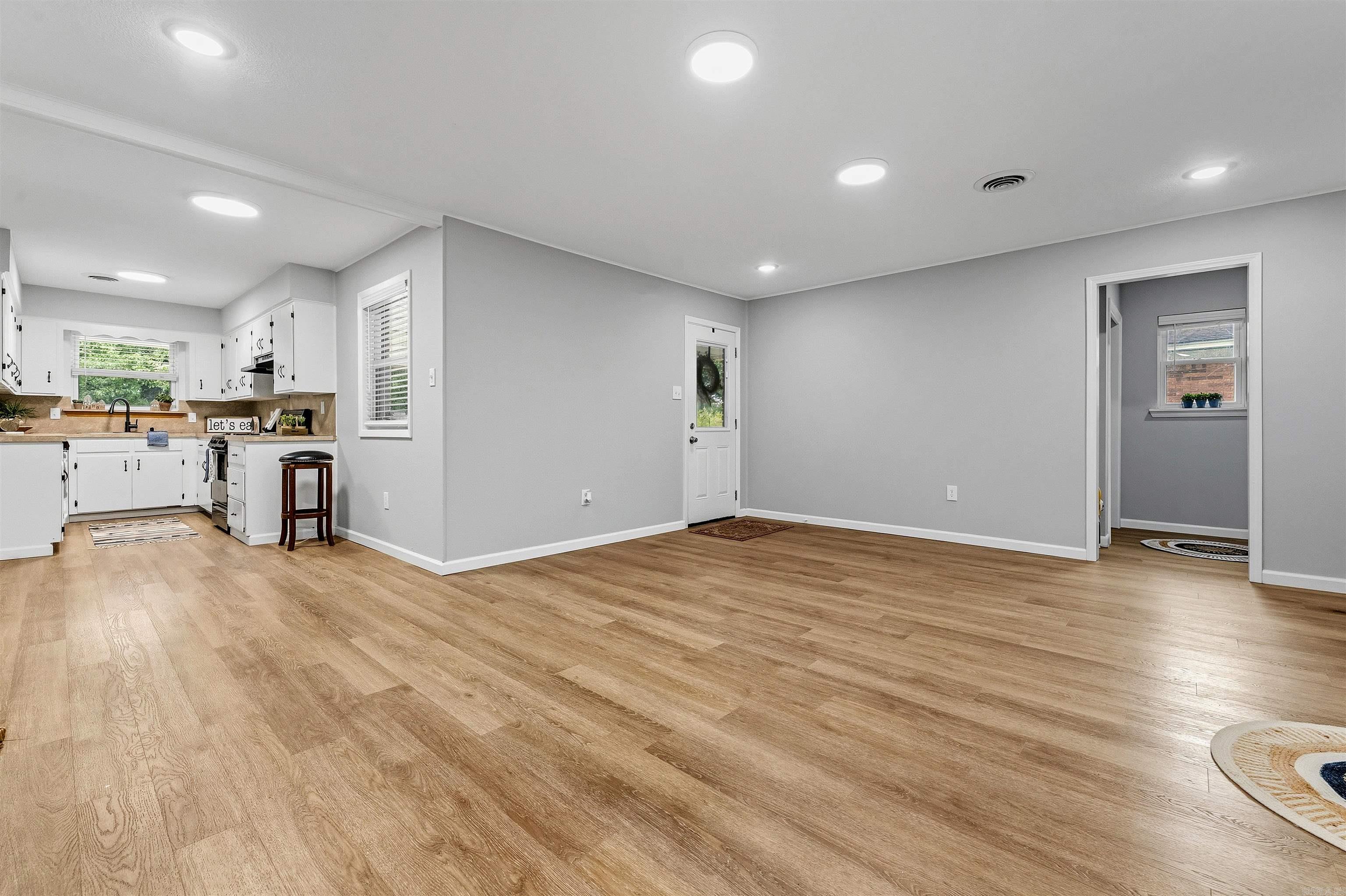 513 E Devon  Sherwood, AR