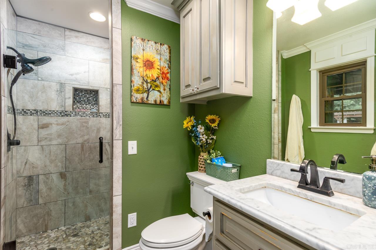 120 Travels Ln.  Romance, AR