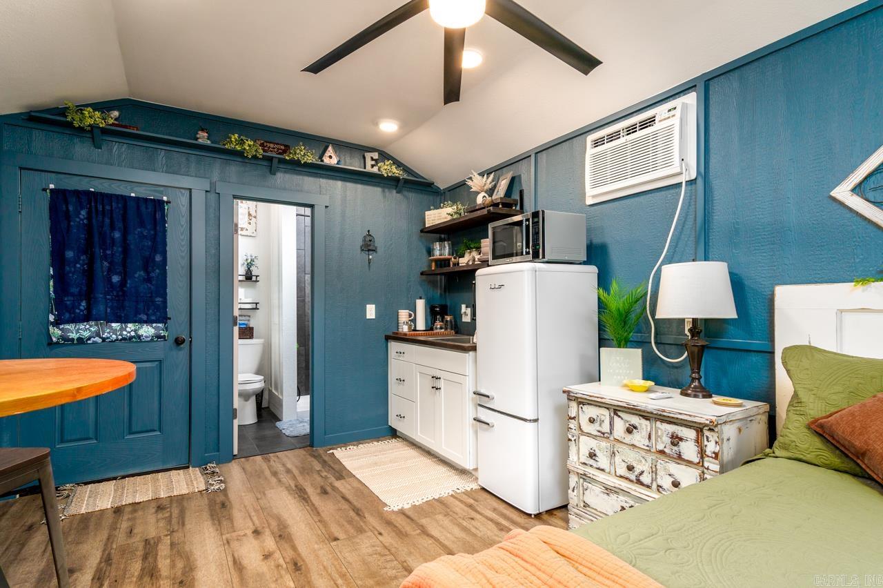 120 Travels Ln.  Romance, AR