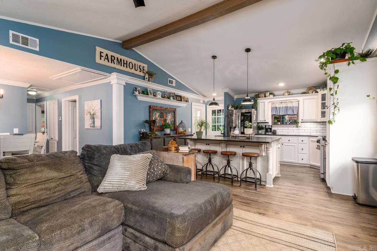 120 Travels Ln.  Romance, AR