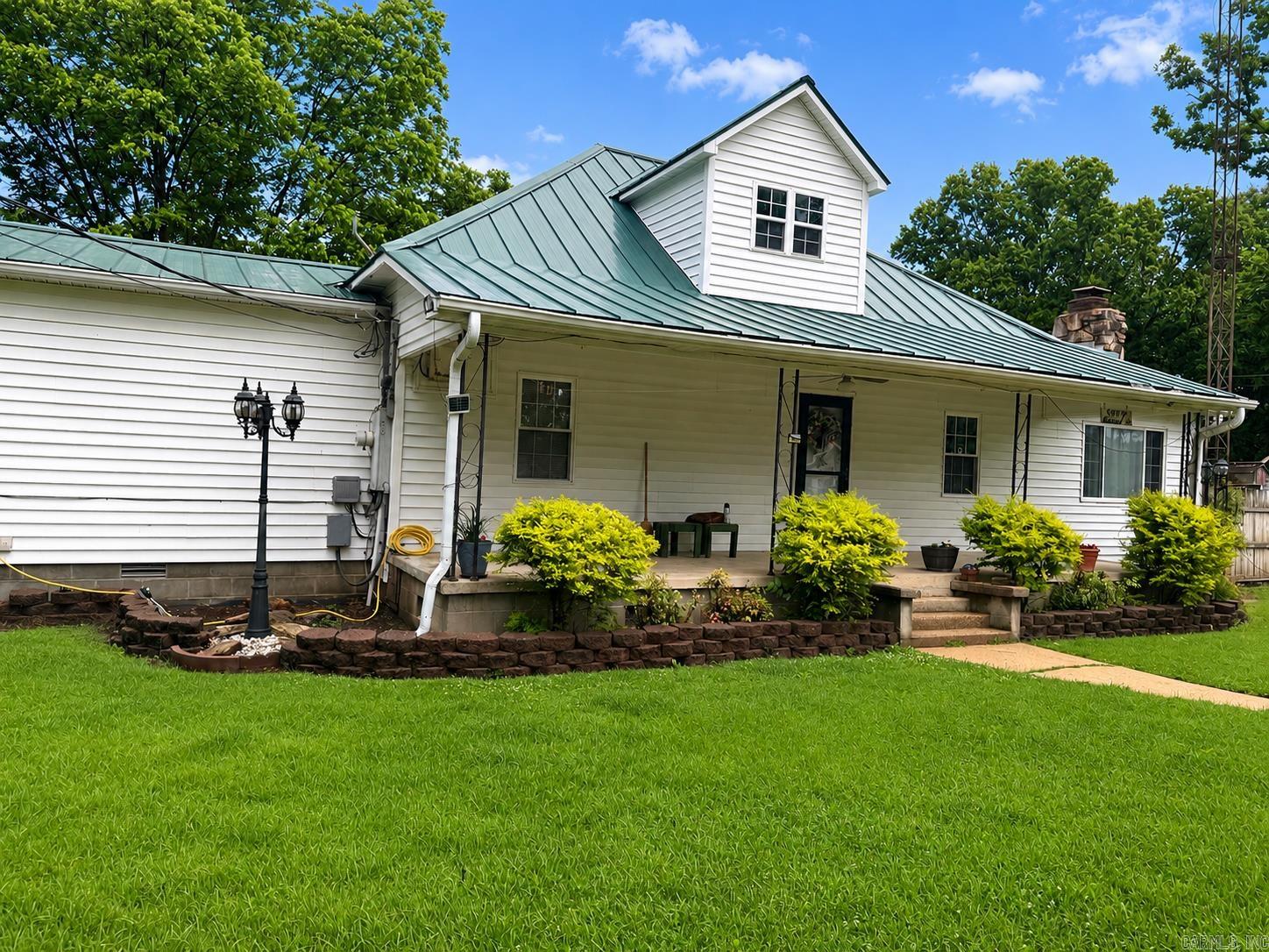 300 W Hinkley St  Brookland, AR