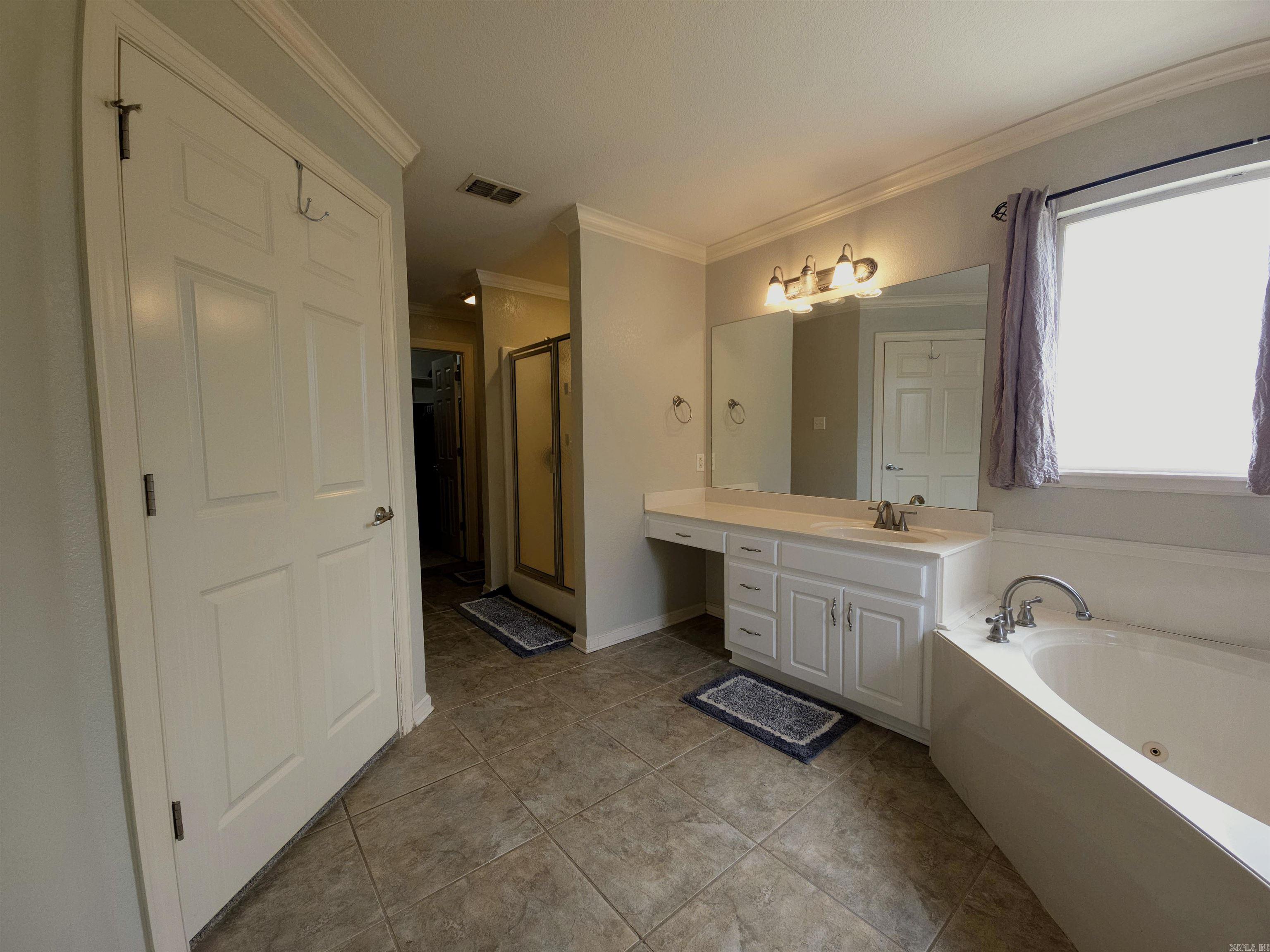 76 Lakeland Dr  Cabot, AR