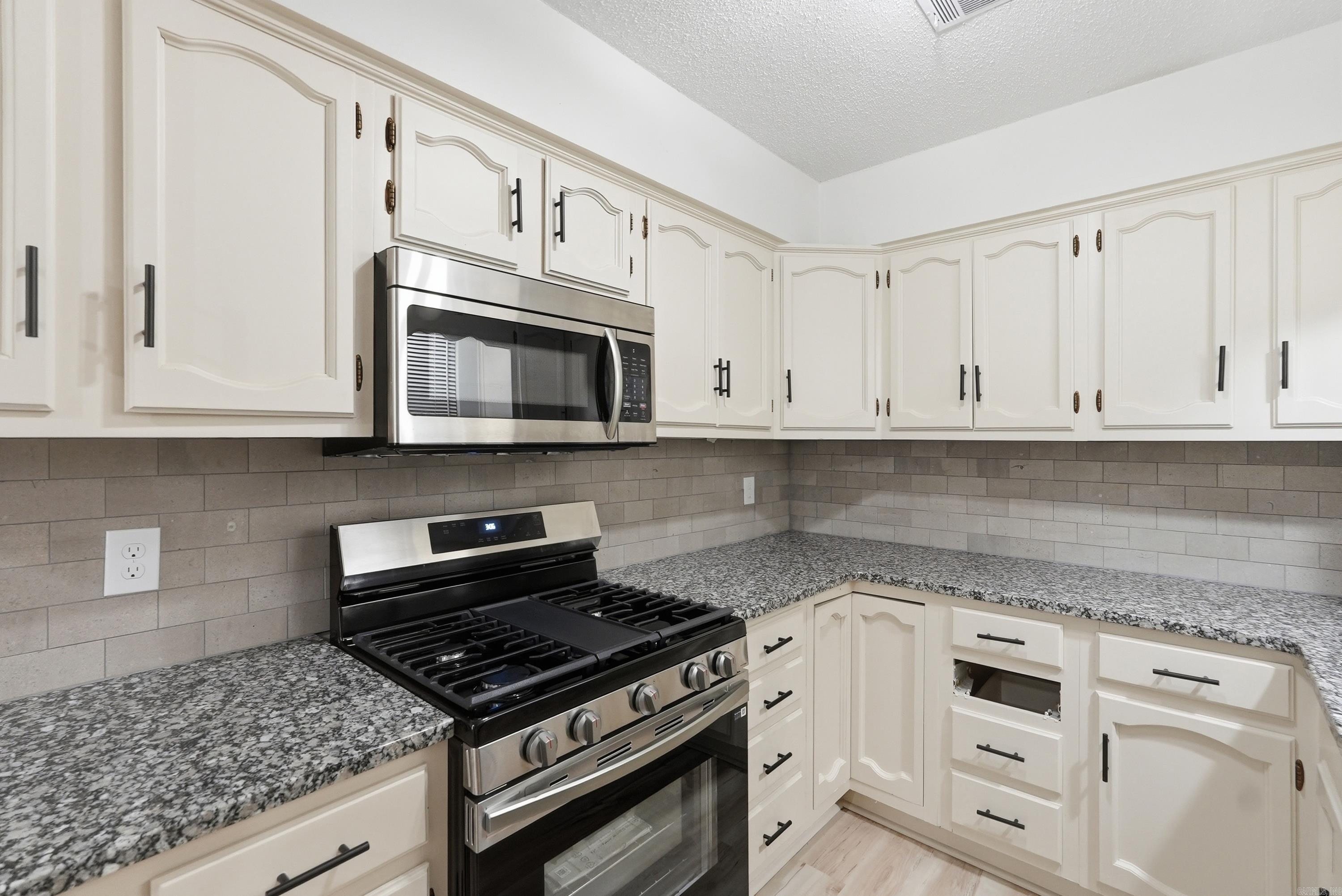 10 Brookway Ln  Sherwood, AR