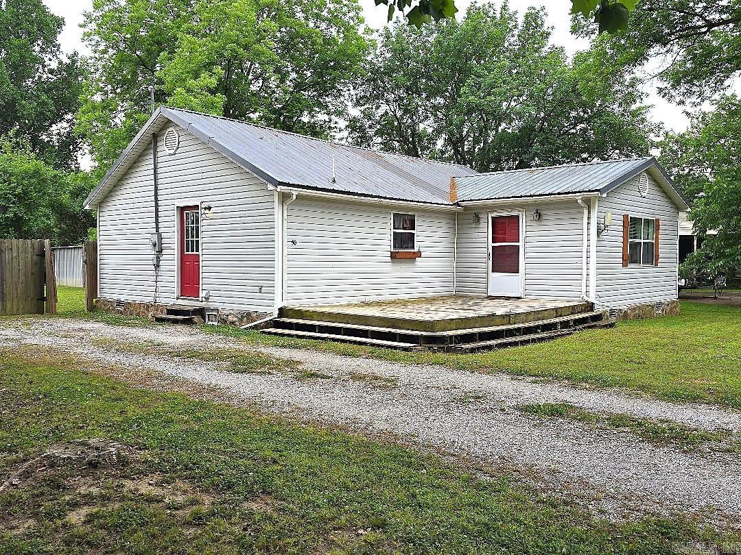 50 Charles  Oil Trough, AR