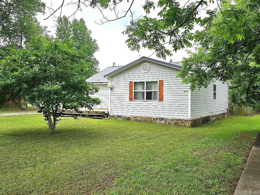 50 Charles  Oil Trough, AR