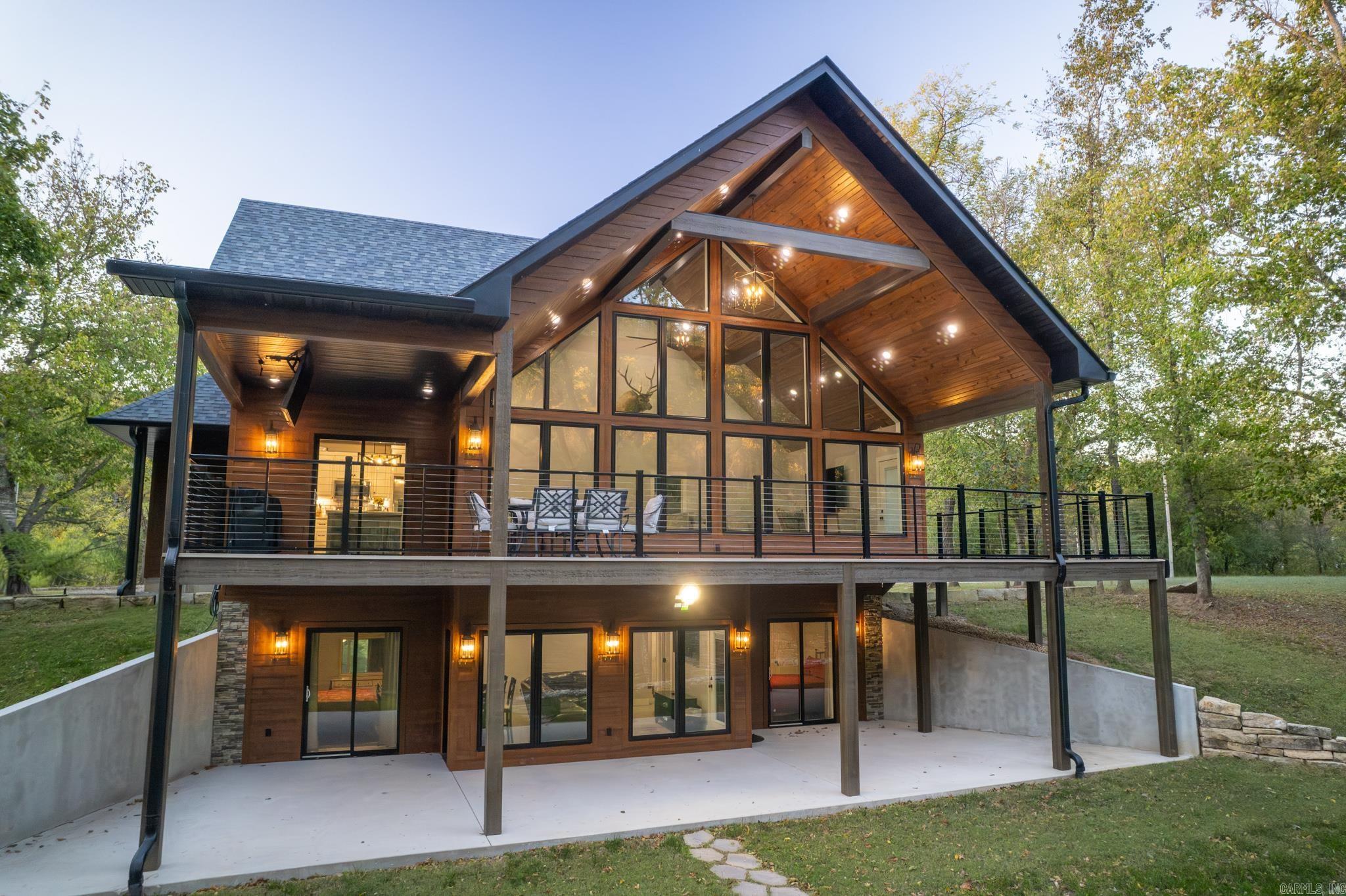 352 Wheatstone Place  Cotter, AR