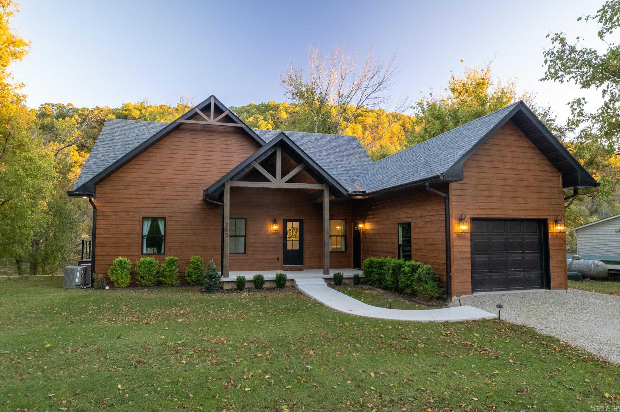 352 Wheatstone Place  Cotter, AR