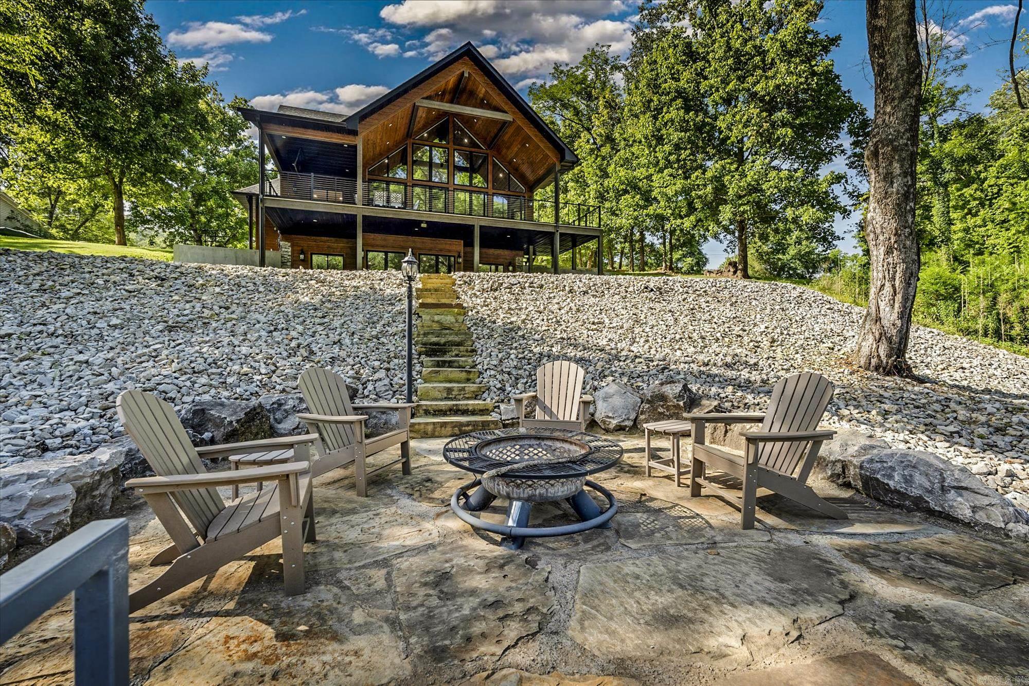352 Wheatstone Place  Cotter, AR