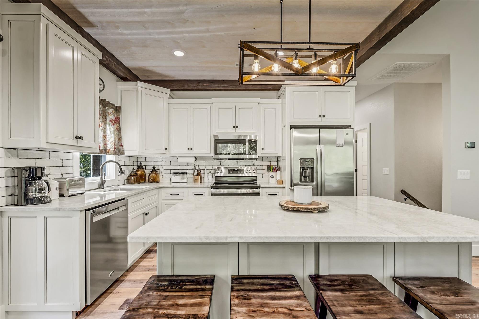352 Wheatstone Place  Cotter, AR