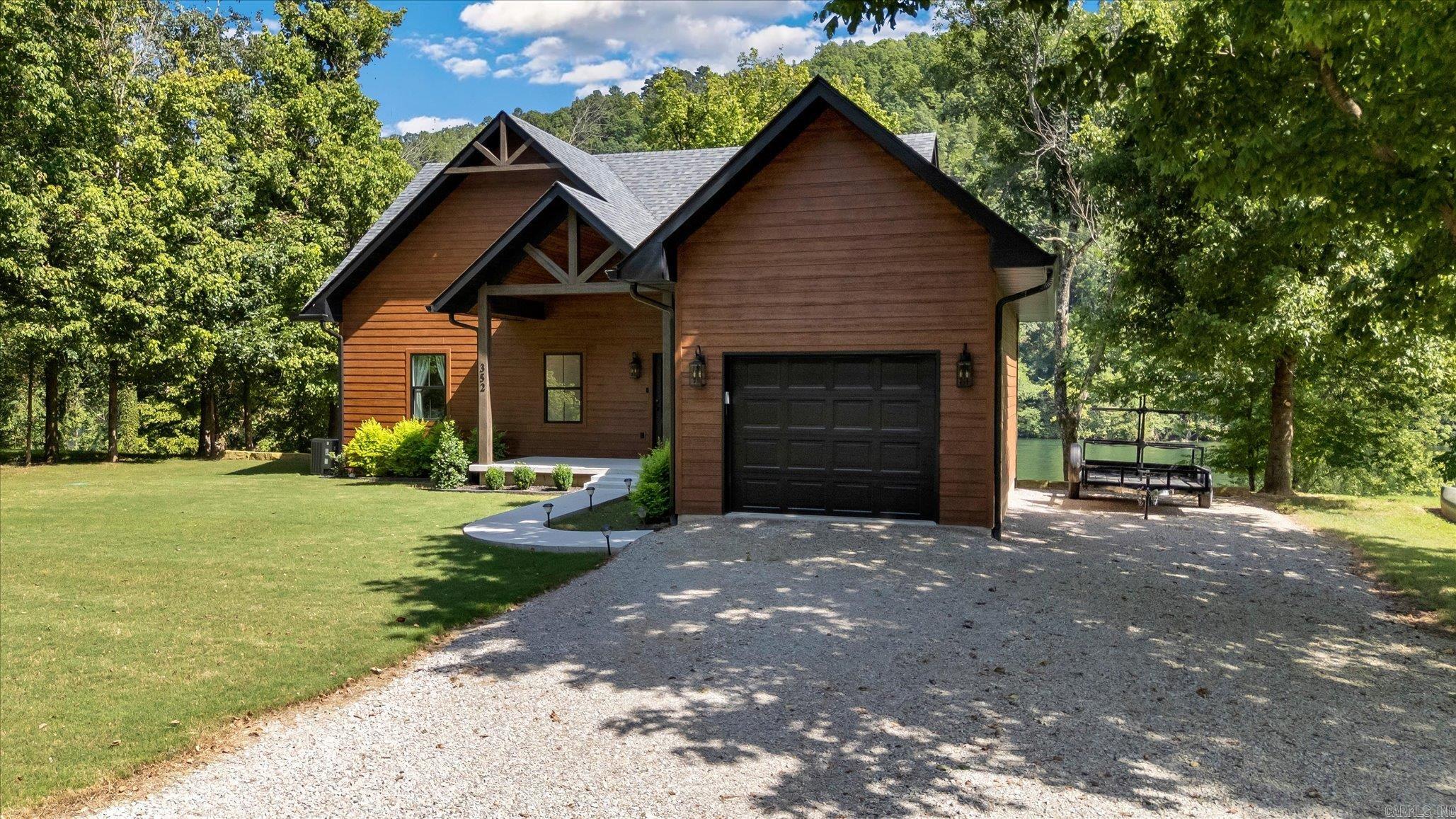 352 Wheatstone Place  Cotter, AR