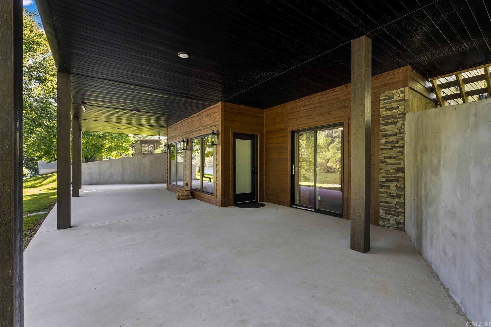 352 Wheatstone Place  Cotter, AR