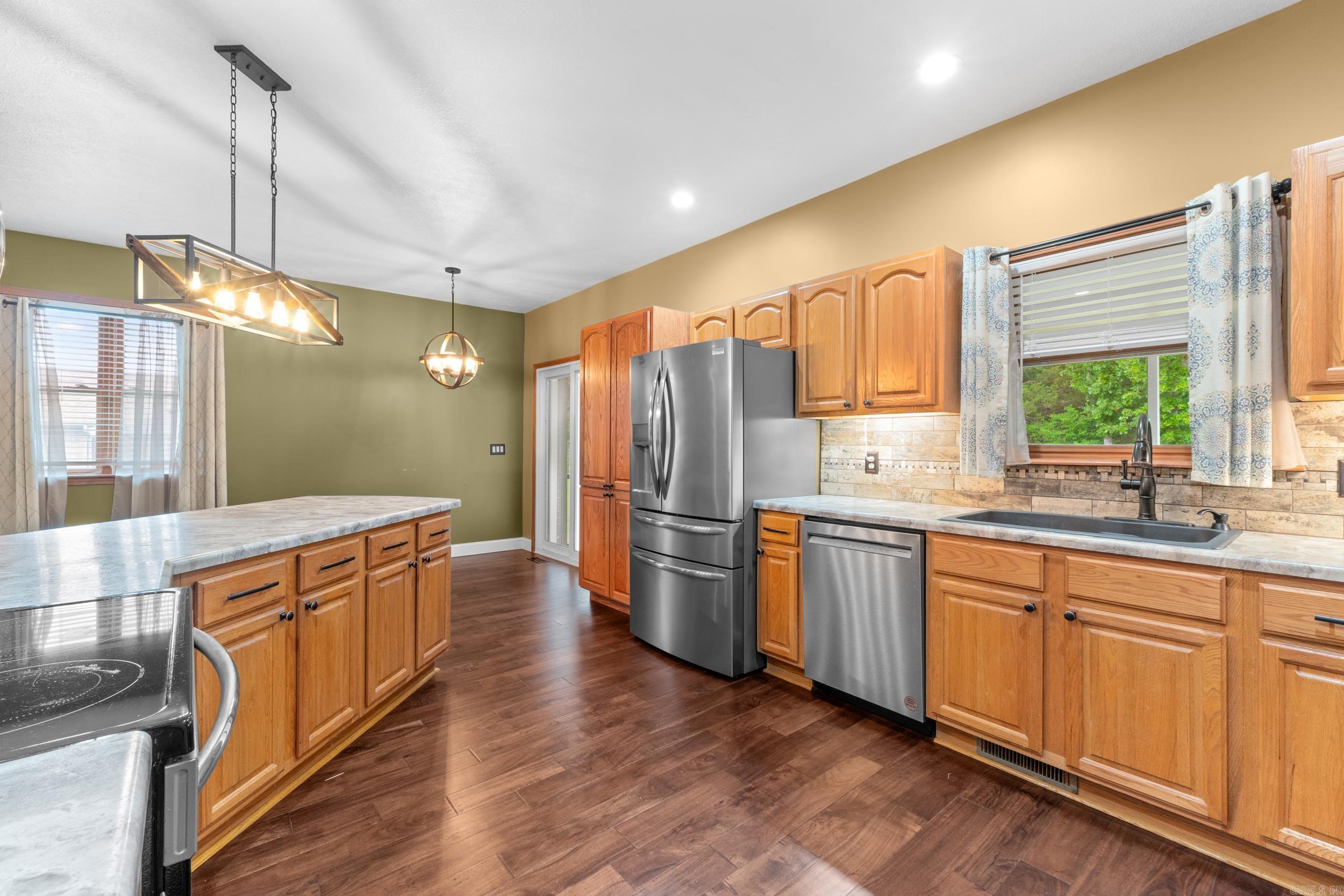 1701 Inverness Dr  Mountain Home, AR