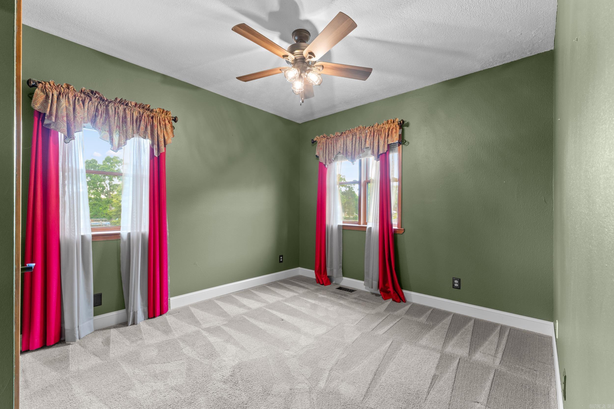 1701 Inverness Dr  Mountain Home, AR