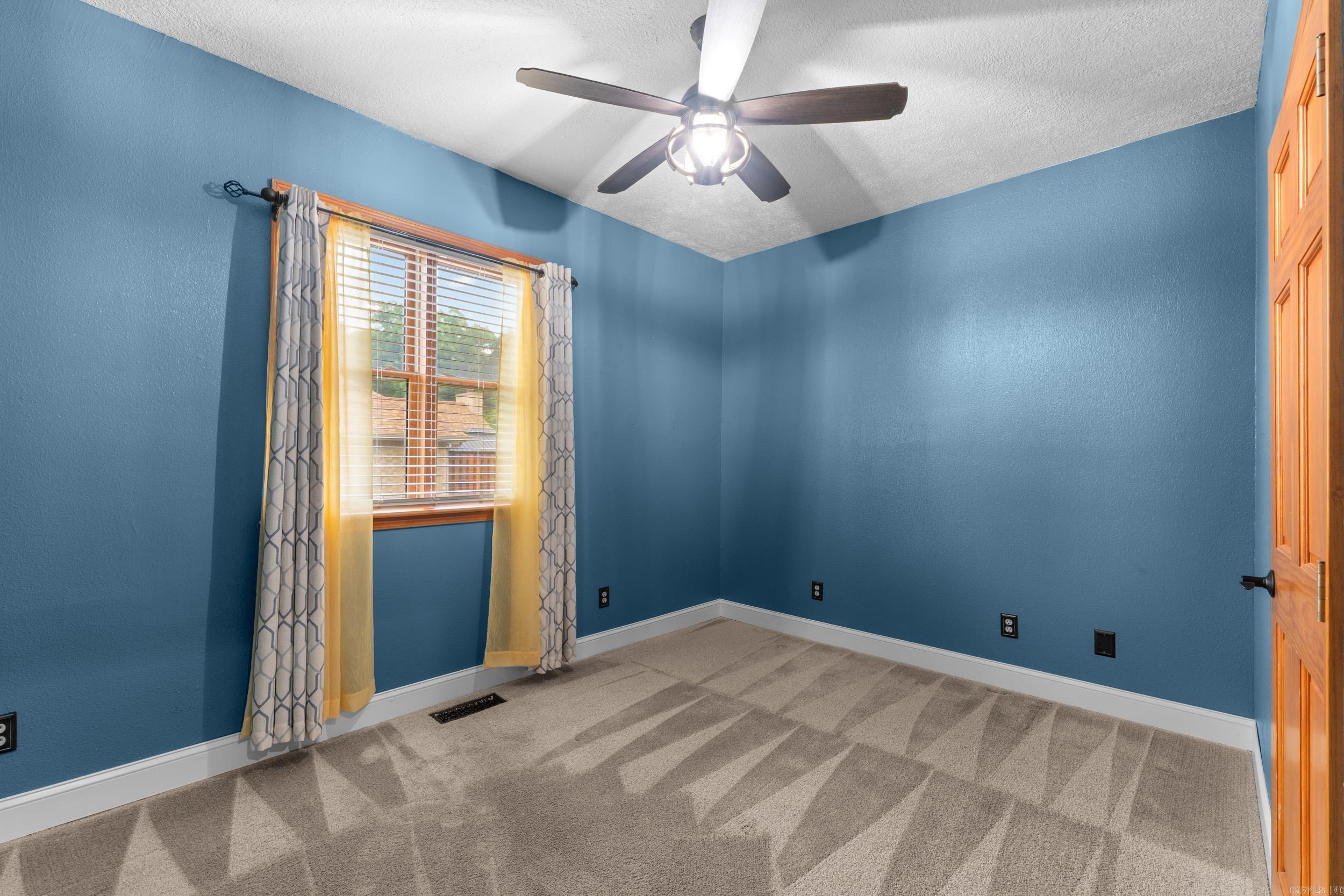 1701 Inverness Dr  Mountain Home, AR