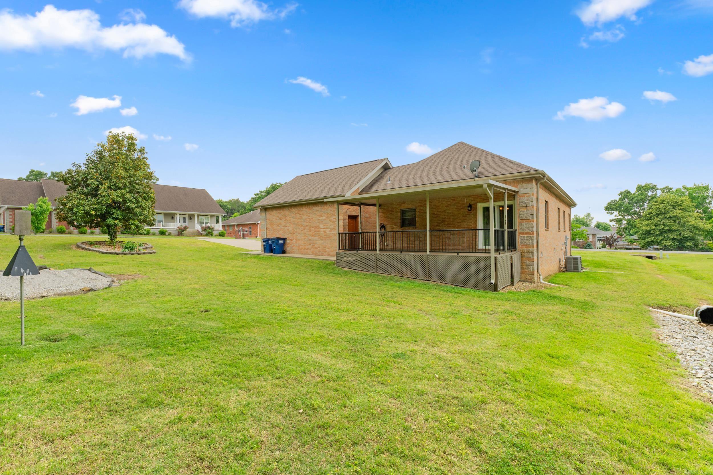 1701 Inverness Dr  Mountain Home, AR