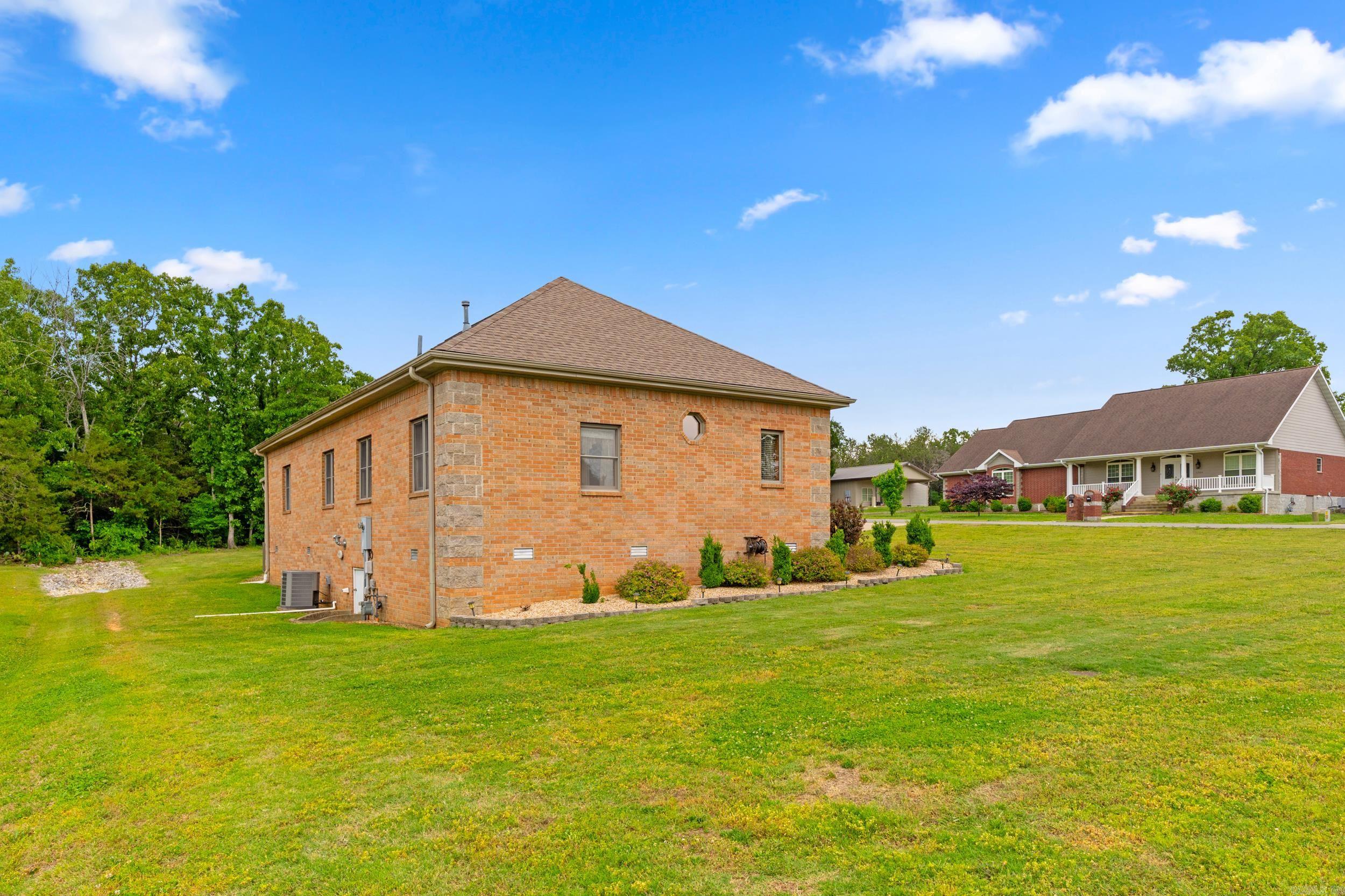 1701 Inverness Dr  Mountain Home, AR