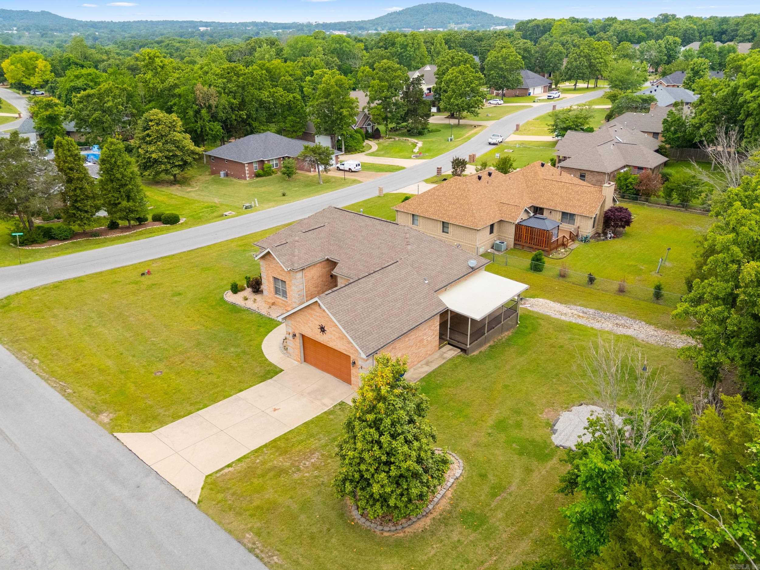 1701 Inverness Dr  Mountain Home, AR
