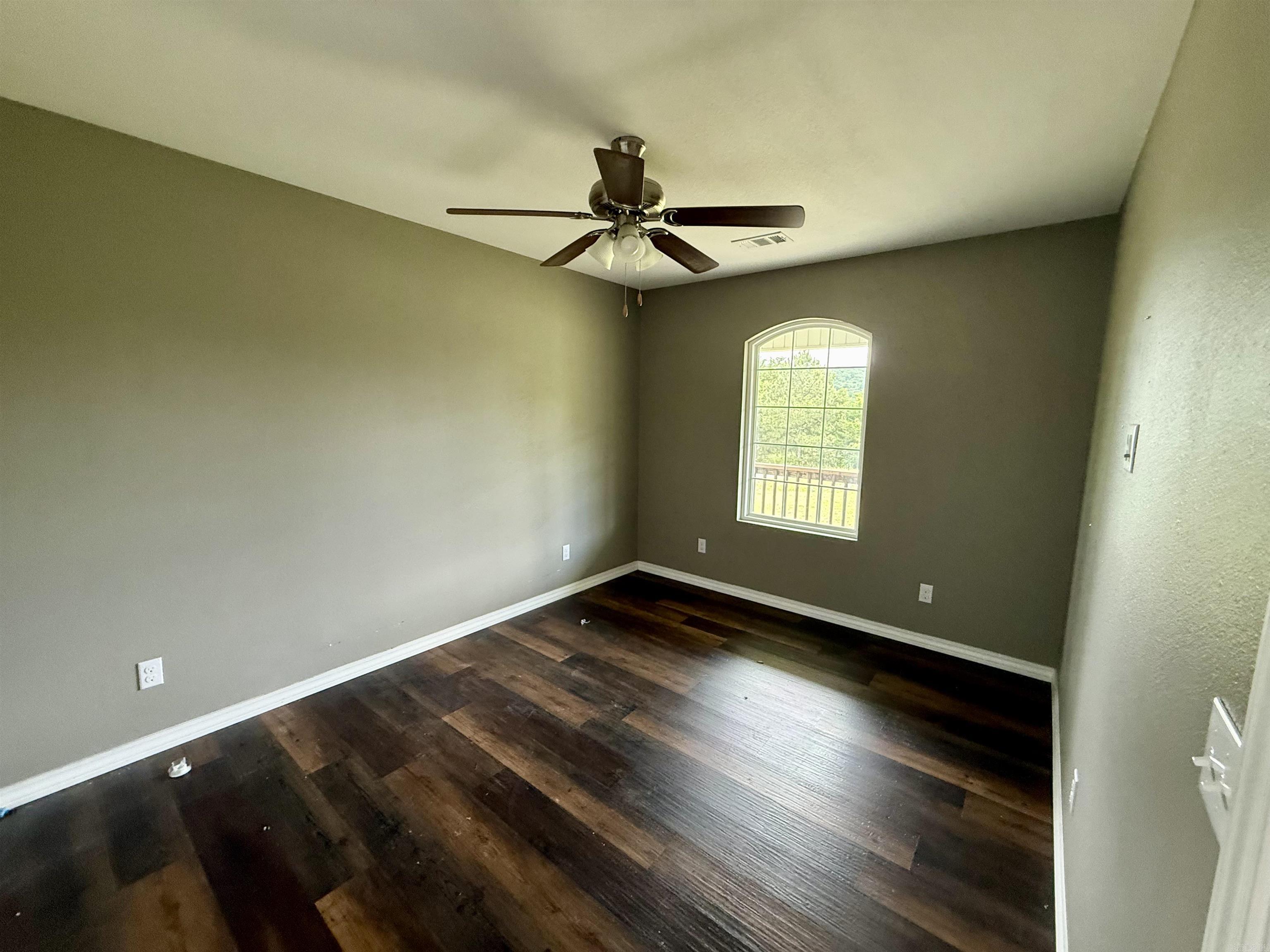 1364 CR 3561  Clarksville, AR