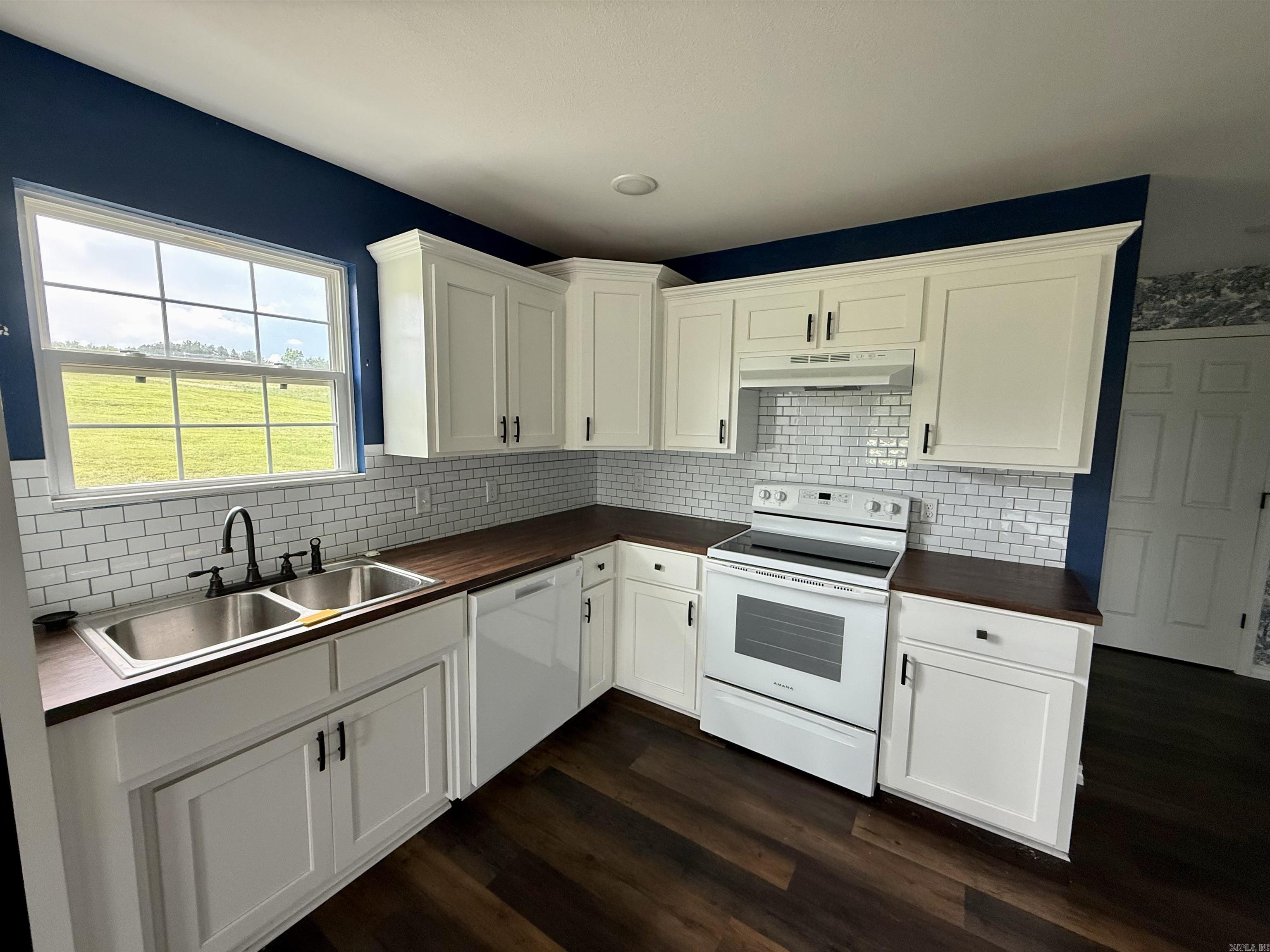 1364 CR 3561  Clarksville, AR