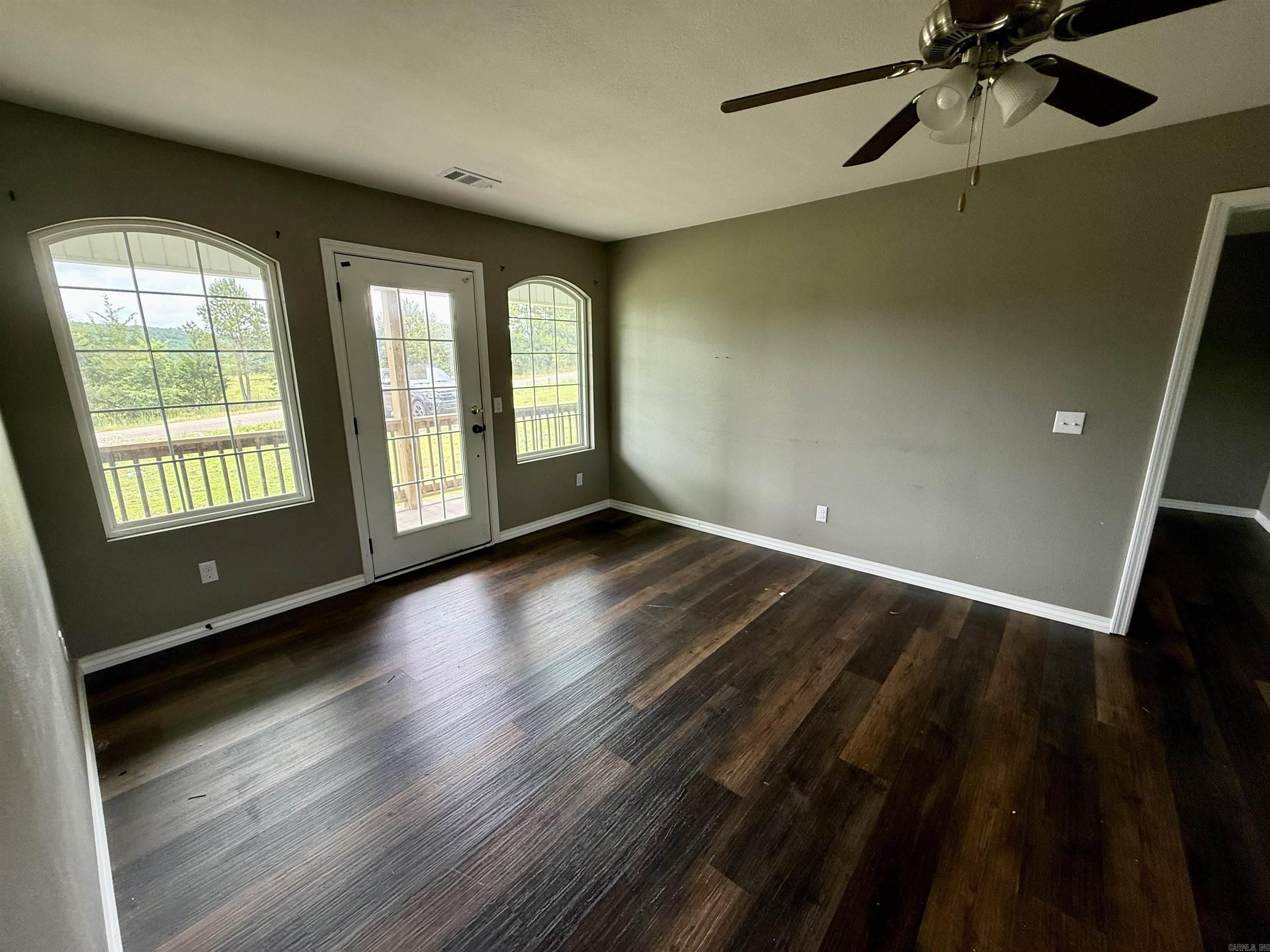 1364 CR 3561  Clarksville, AR