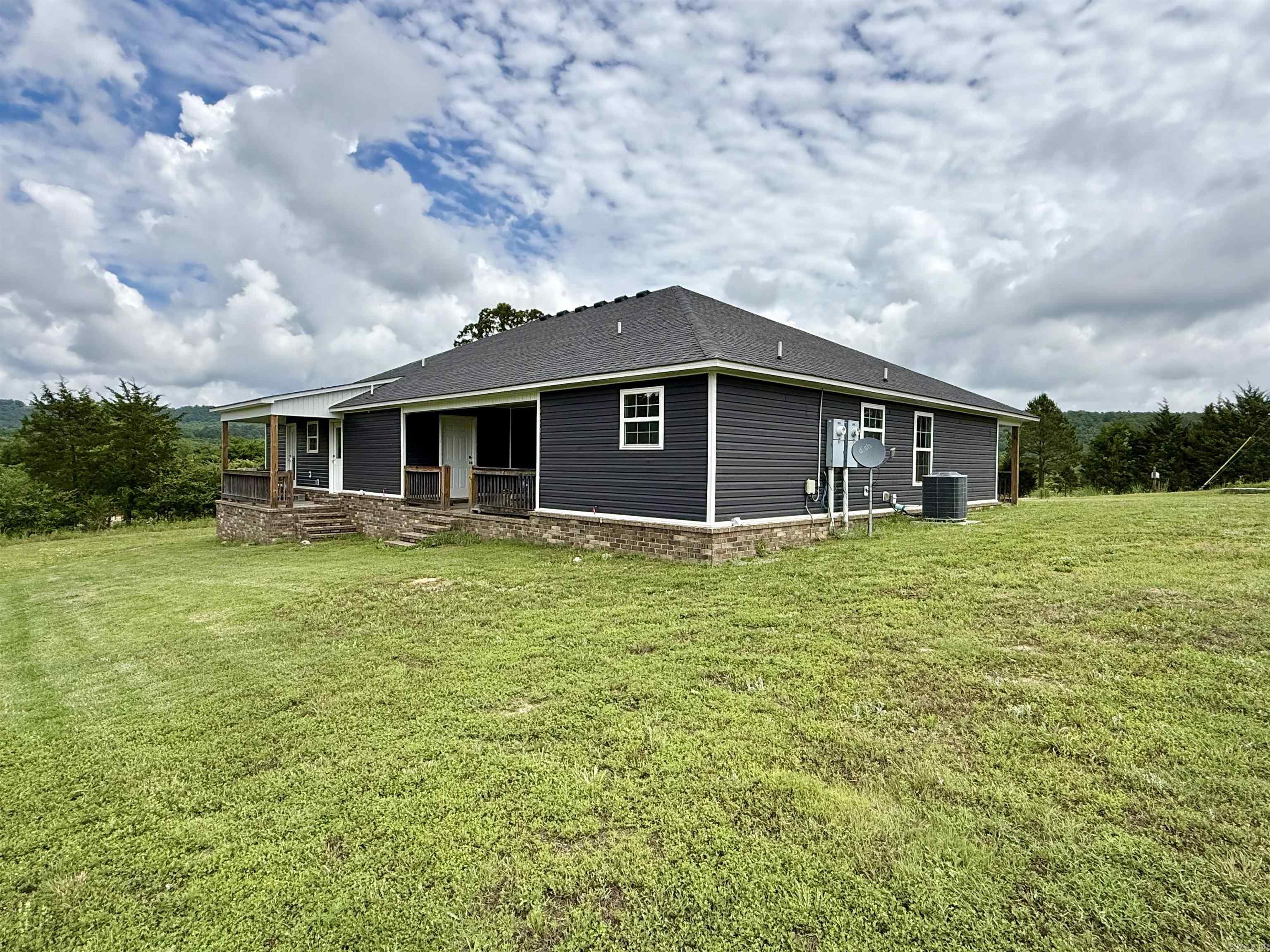1364 CR 3561  Clarksville, AR