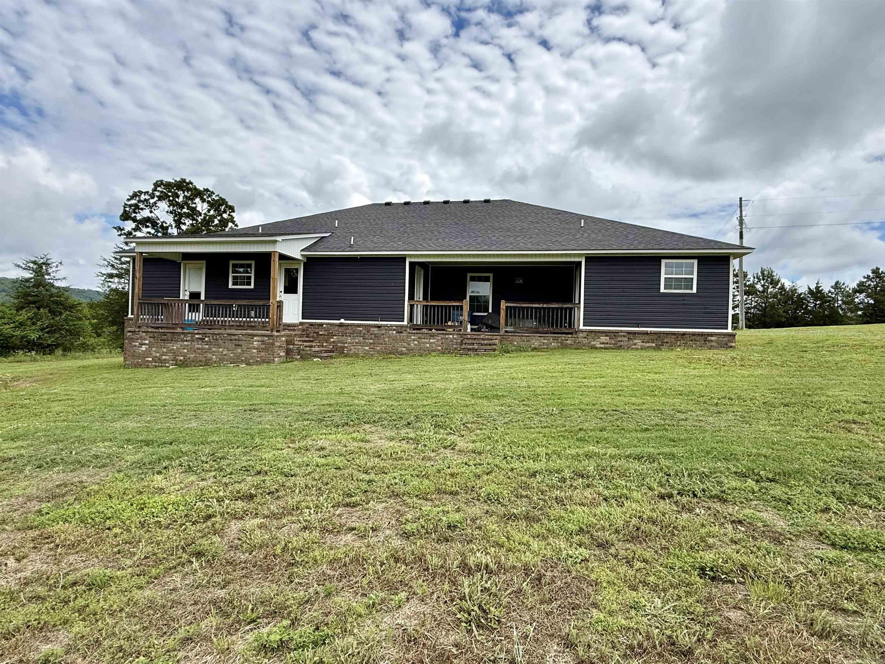 1364 CR 3561  Clarksville, AR