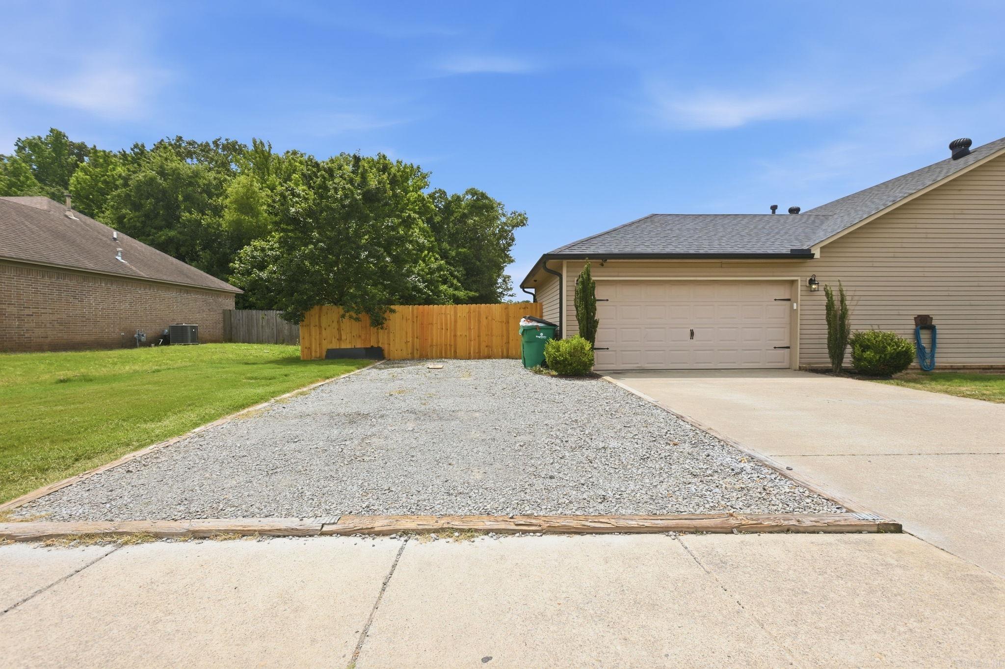 153 Peach  Austin, AR