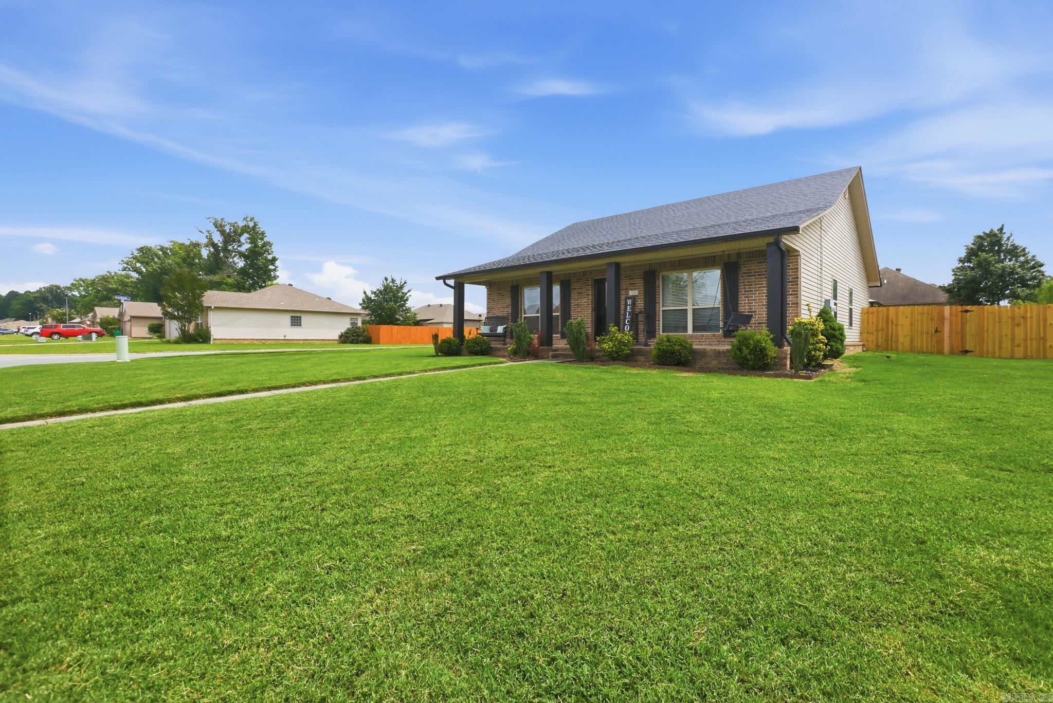 153 Peach  Austin, AR